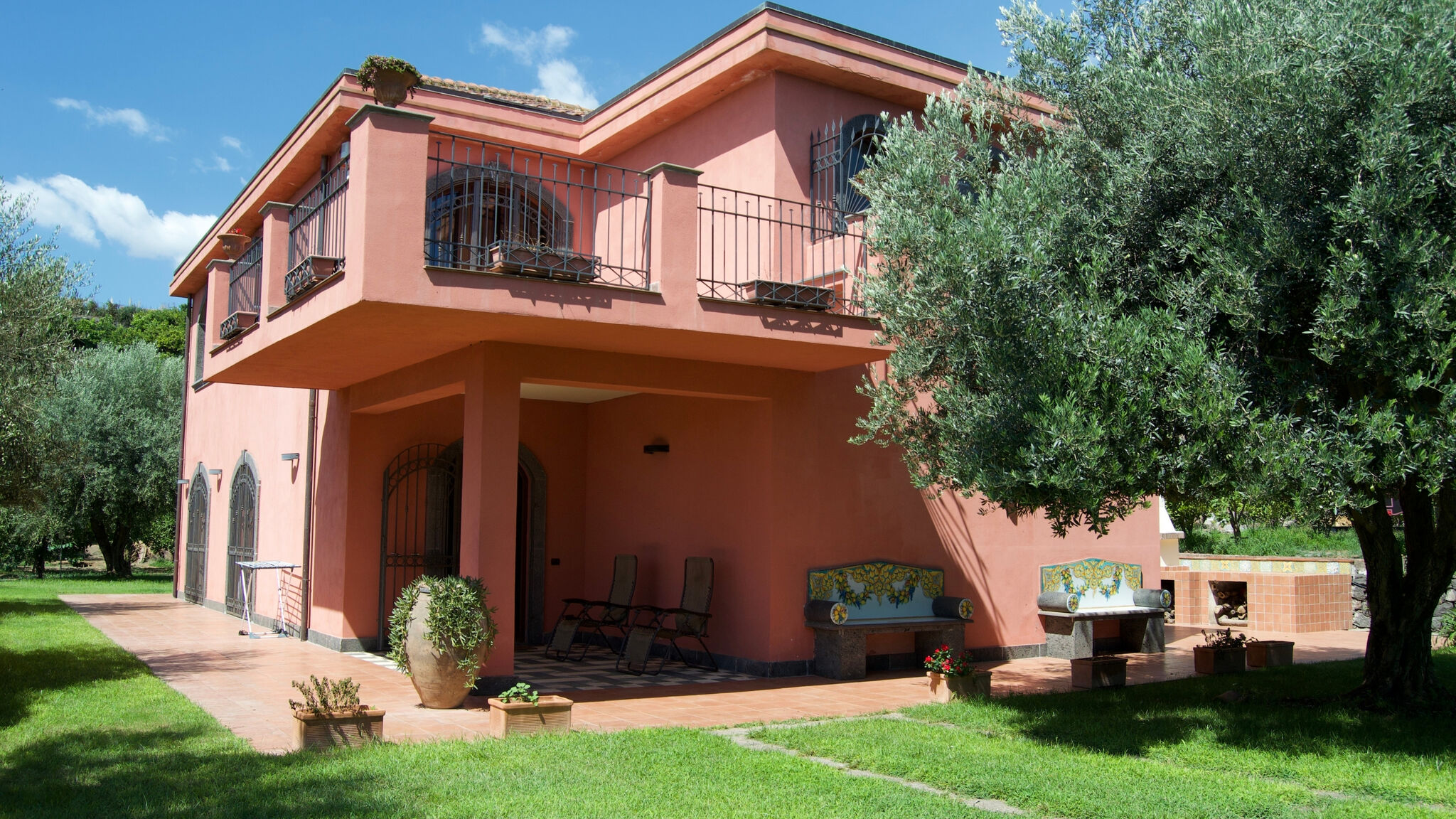 Italianway Aci Catena Villa Delle Antiche Terme Romane