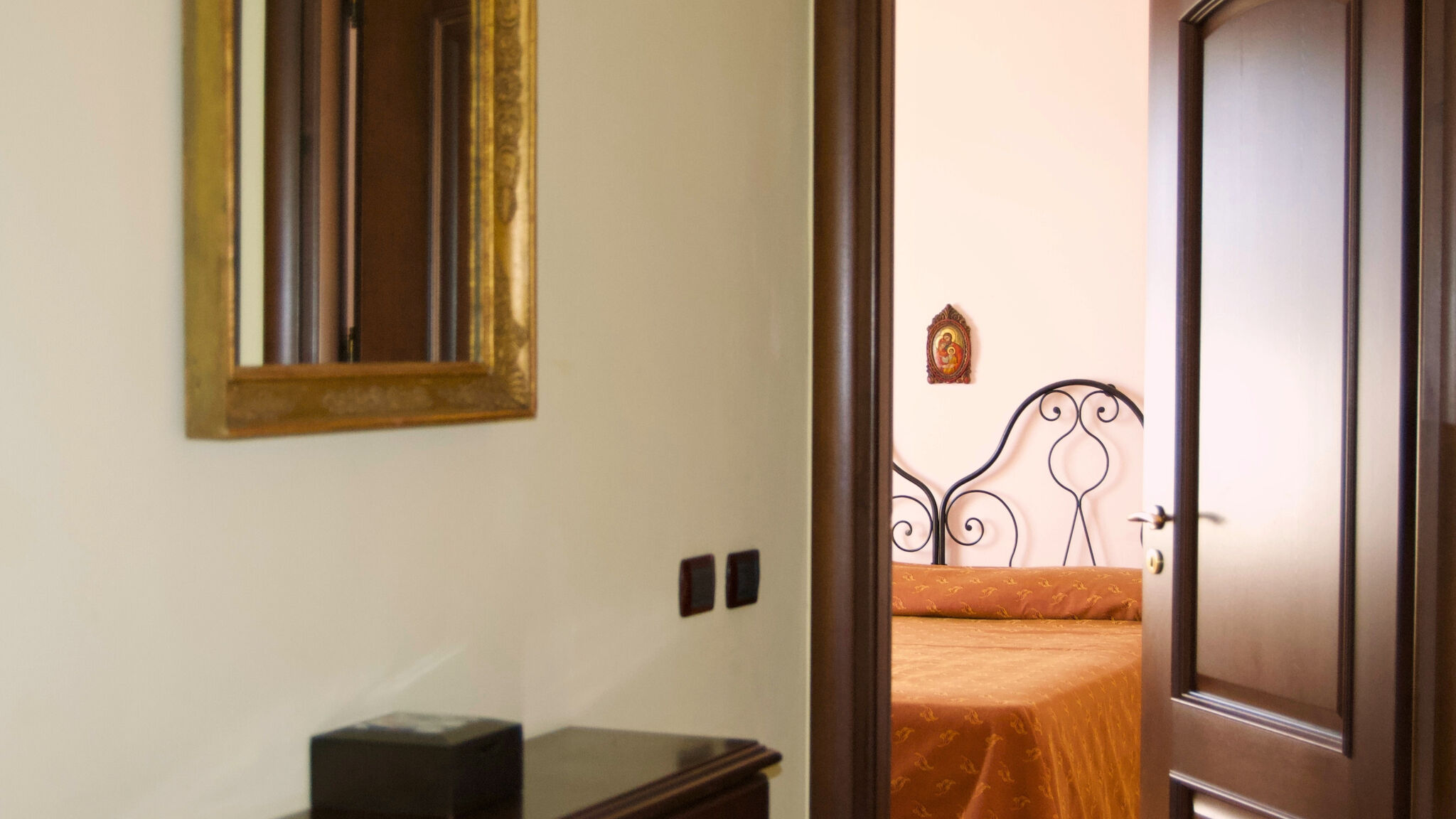 Italianway Aci Catena Villa Delle Antiche Terme Romane