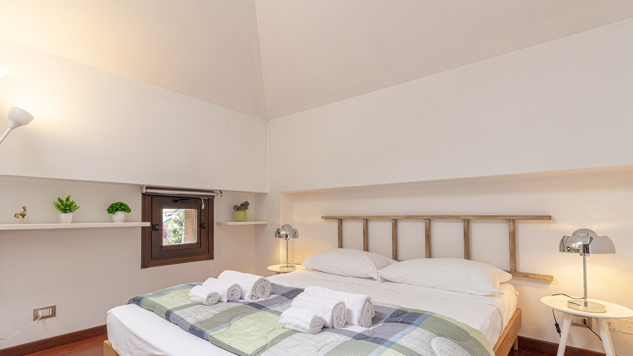 Houset Monza Il camino felice - 201 by Houset