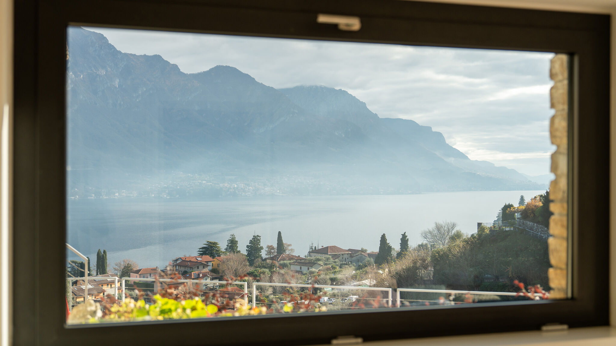 Italianway Bellagio Zinnia Lakeview Apartment