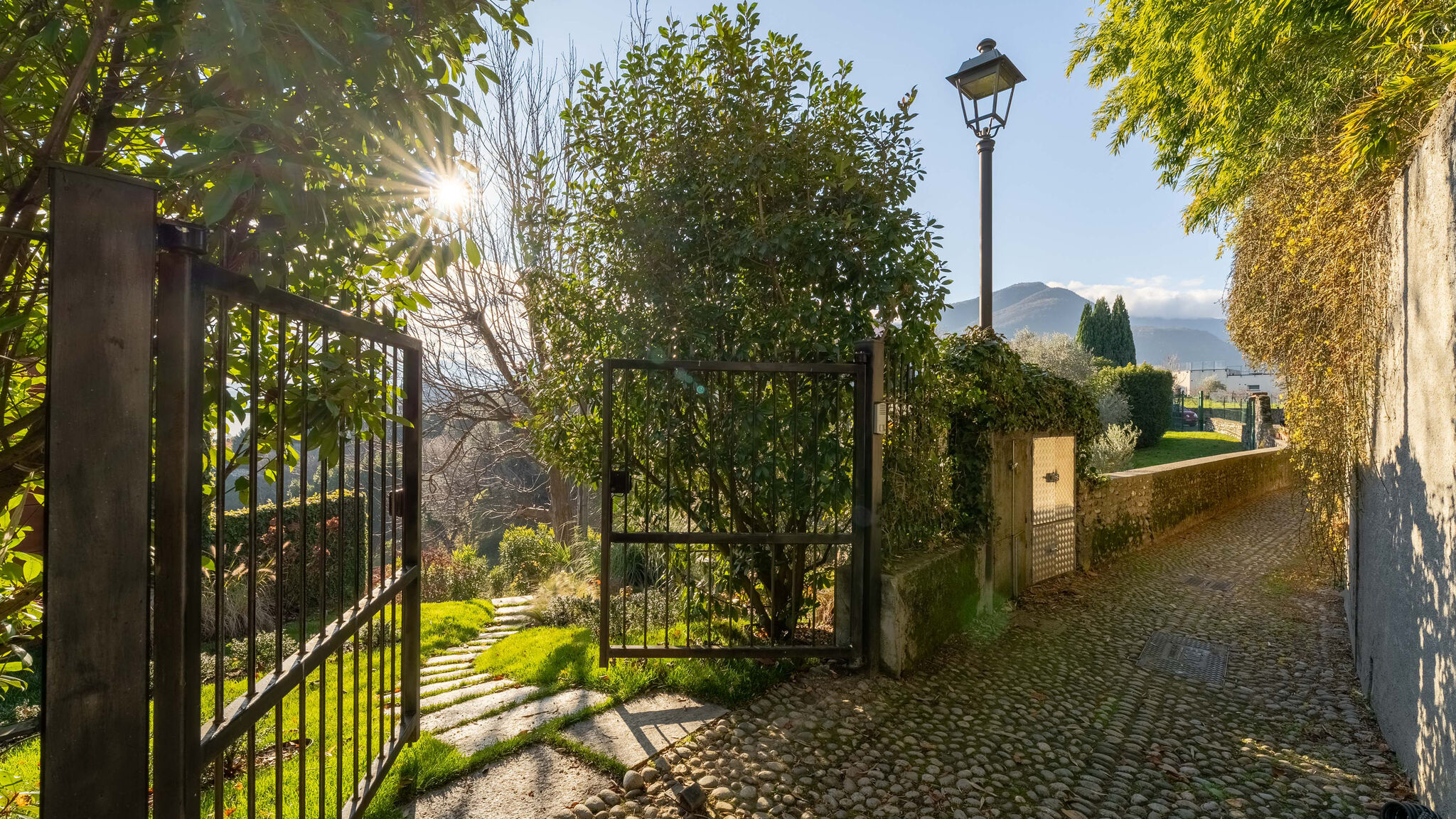 Italianway Bellagio Zinnia Lakeview Apartment