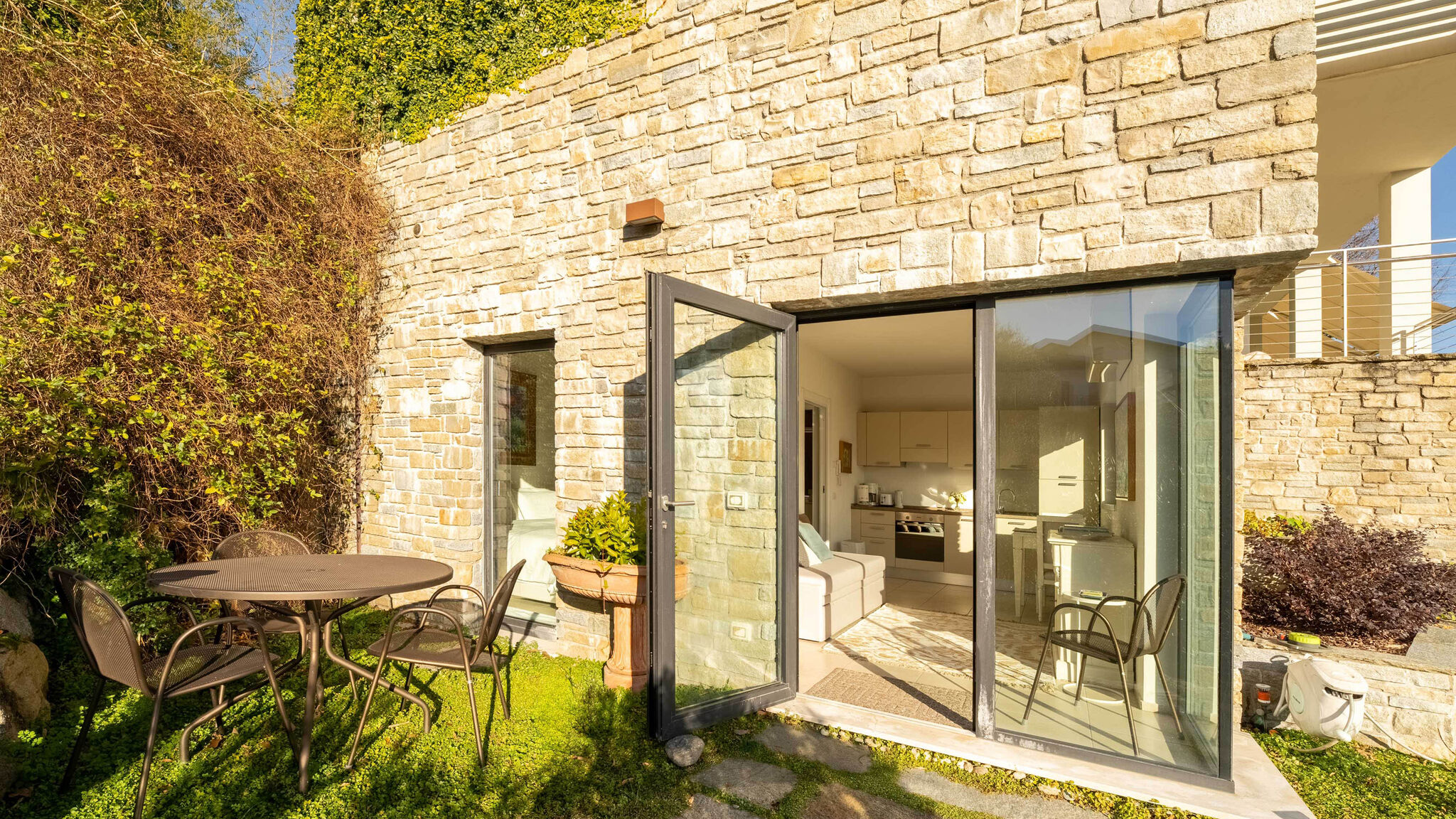 Italianway Bellagio Zinnia Lakeview Apartment