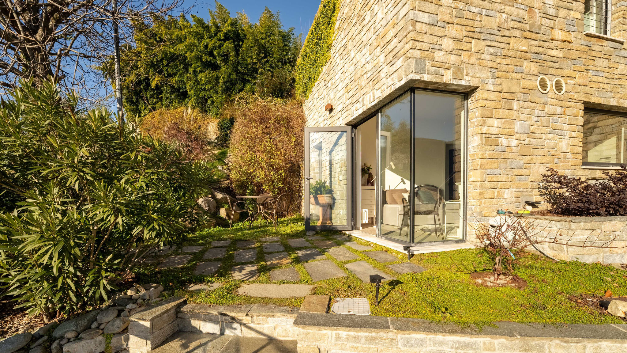 Italianway Bellagio Zinnia Lakeview Apartment