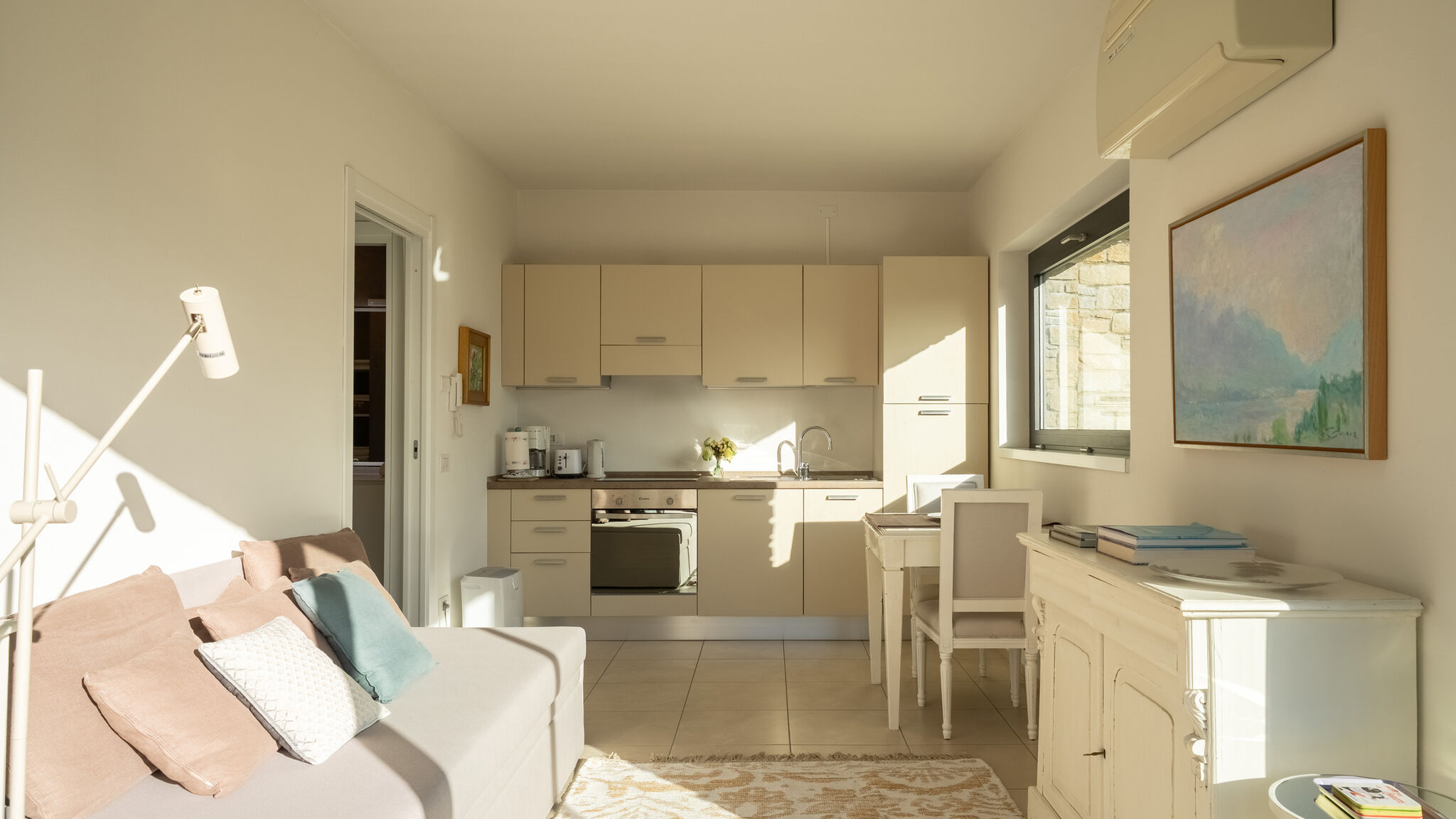 Italianway Bellagio Zinnia Lakeview Apartment