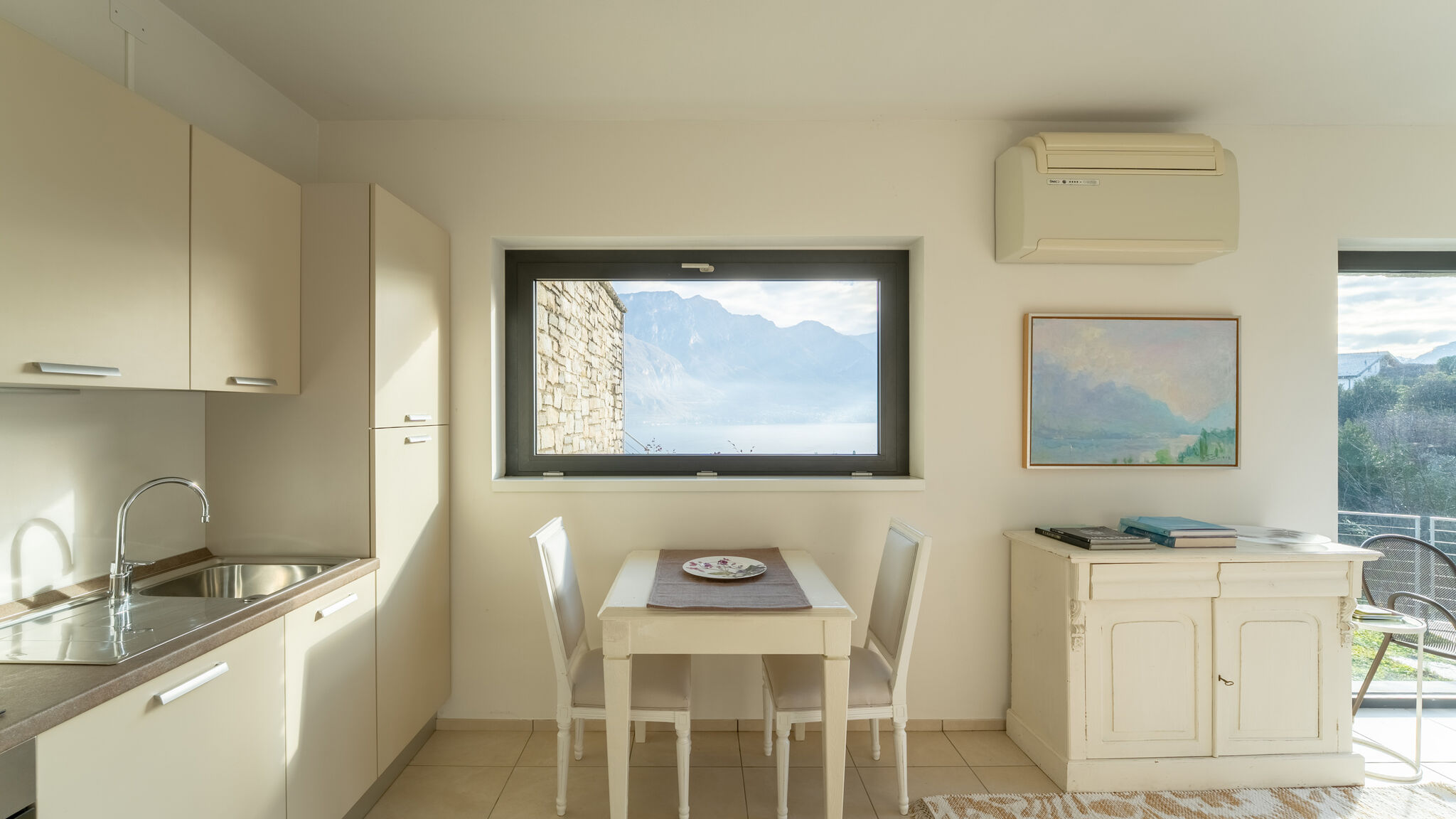 Italianway Bellagio Zinnia Lakeview Apartment