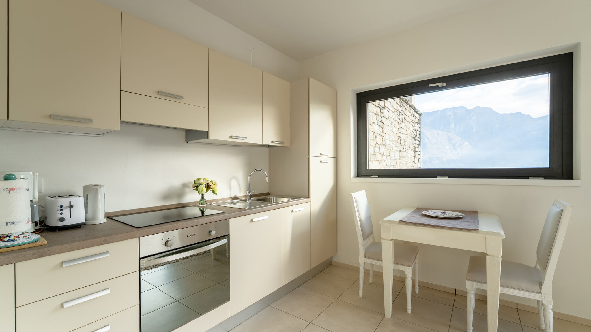 Italianway Bellagio Zinnia Lakeview Apartment