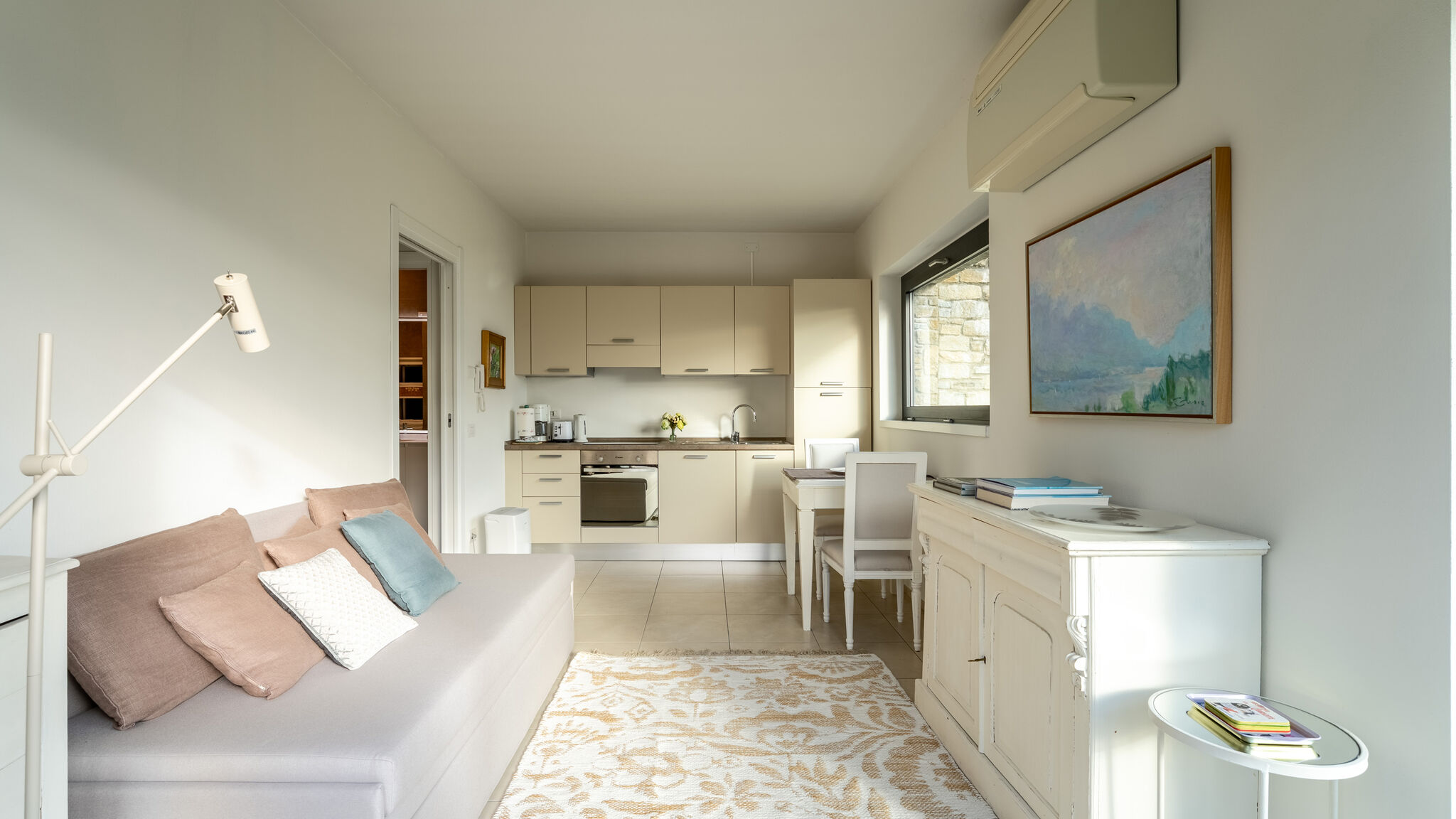 Italianway Bellagio Zinnia Lakeview Apartment