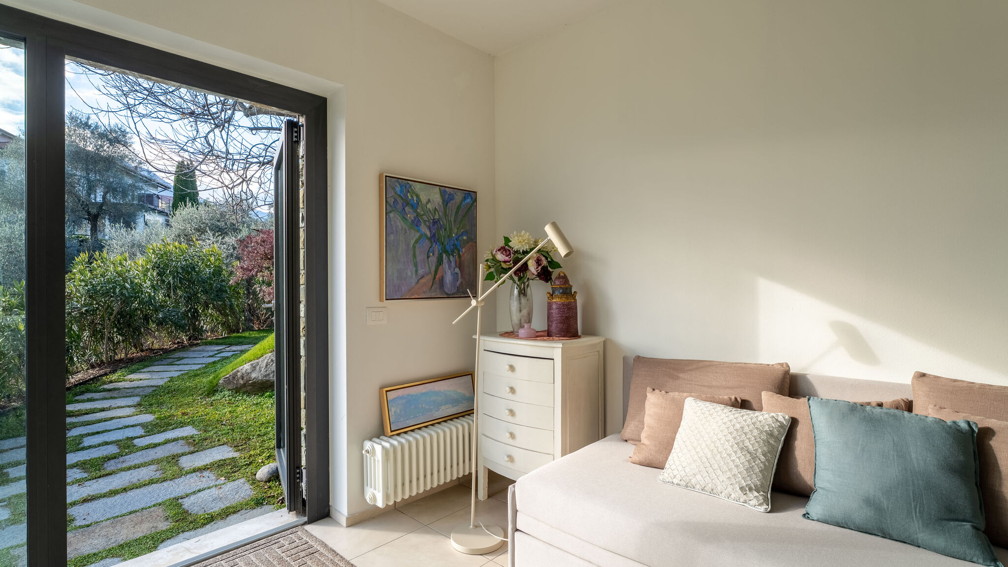 Italianway Bellagio Zinnia Lakeview Apartment