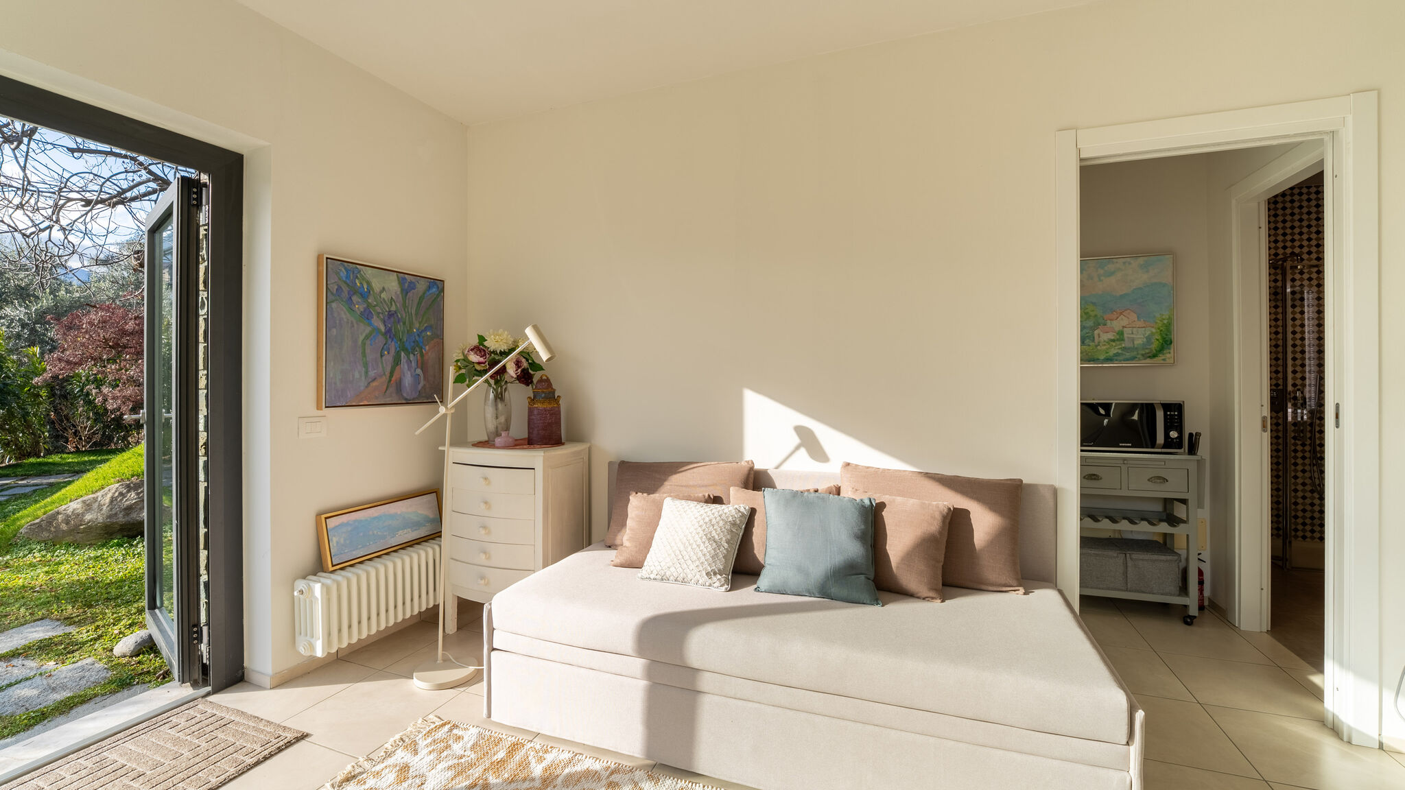 Italianway Bellagio Zinnia Lakeview Apartment