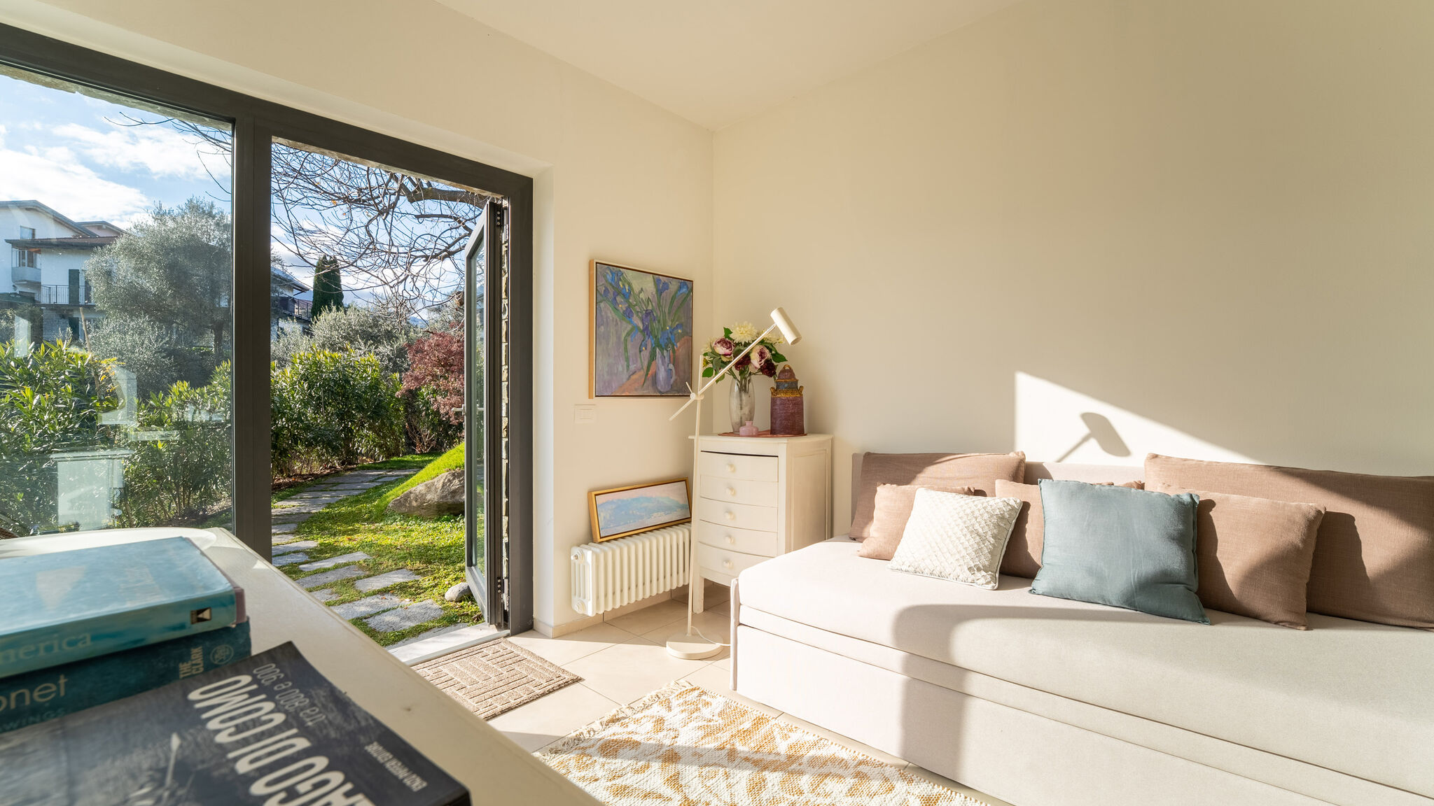 Italianway Bellagio Zinnia Lakeview Apartment