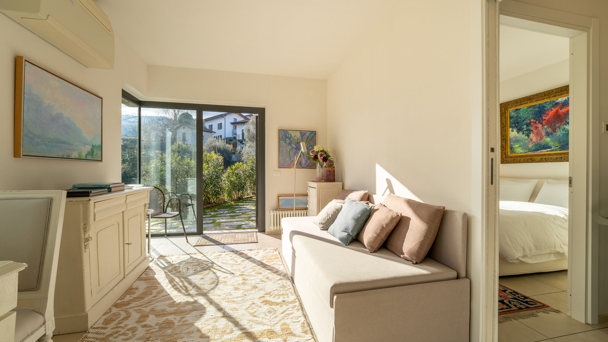 Italianway Bellagio Zinnia Lakeview Apartment