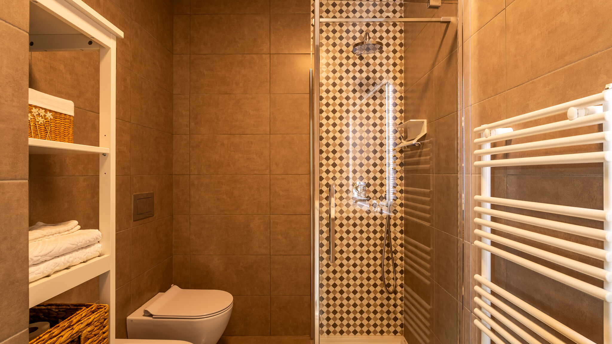 Italianway Bellagio Zinnia Lakeview Apartment