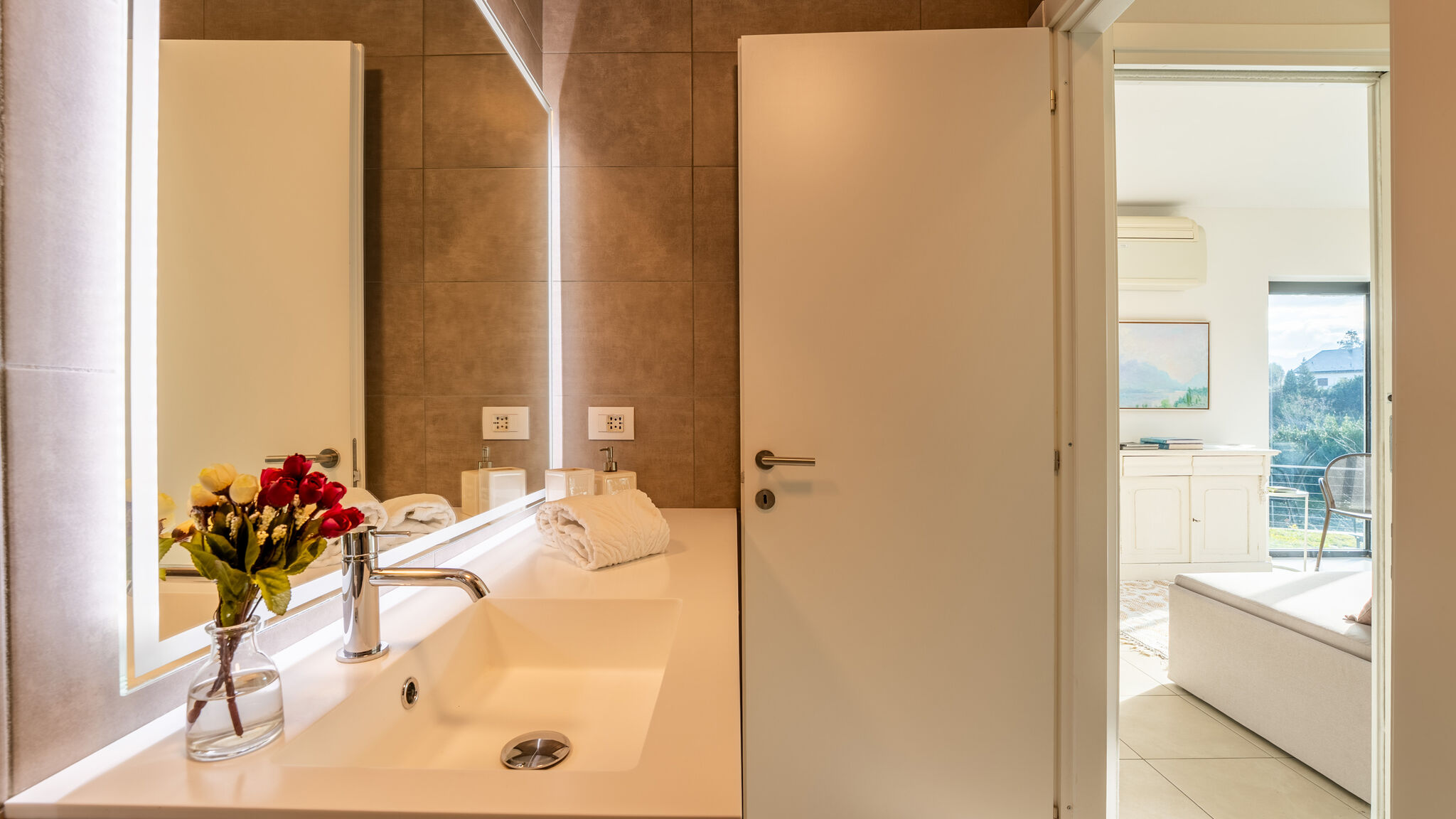 Italianway Bellagio Zinnia Lakeview Apartment