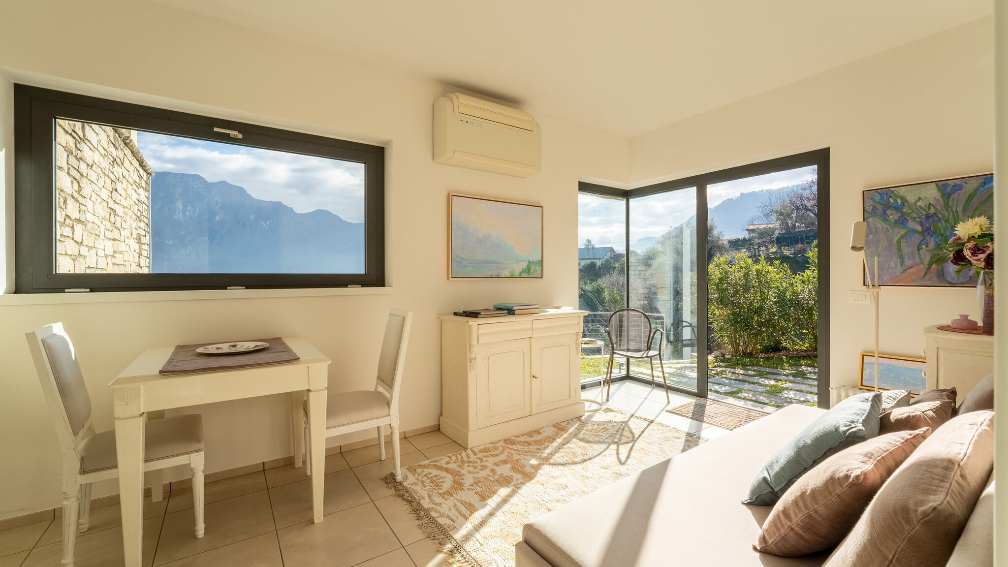 Italianway Bellagio Zinnia Lakeview Apartment