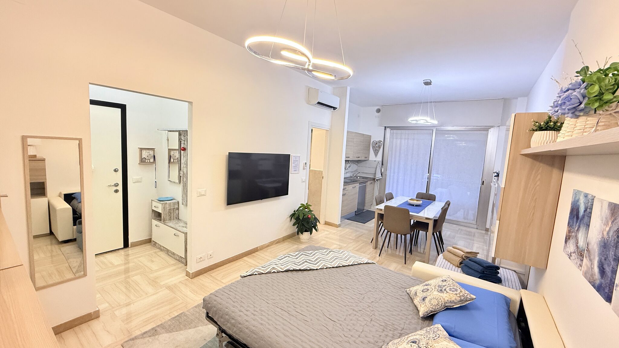 Italianway Andora Eleganza in centro paese con terrazza e giardino