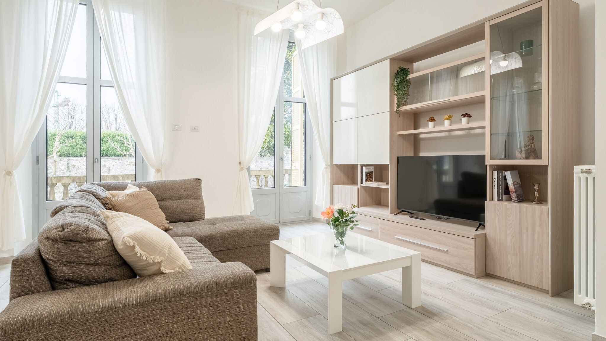 Italianway Como  White Magnolia