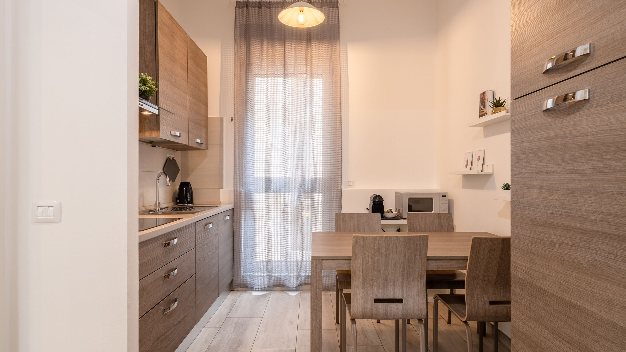 Italianway Como  White Magnolia