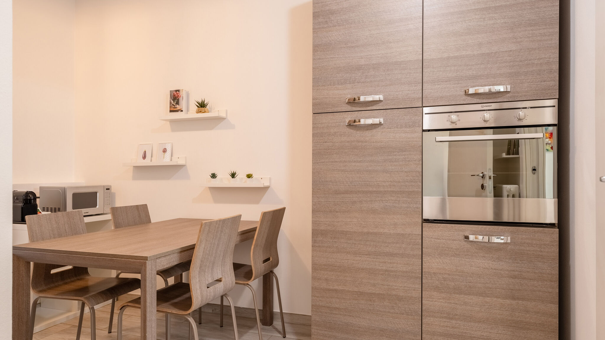 Italianway Como  White Magnolia