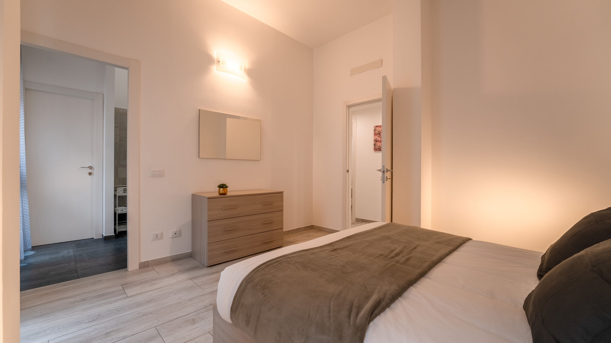 Italianway Como  White Magnolia