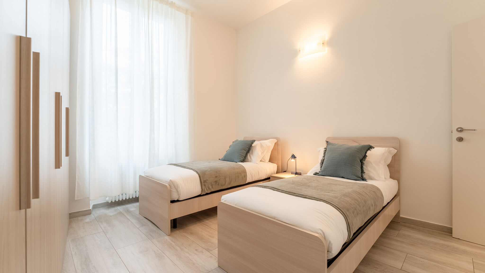 Italianway Como  White Magnolia