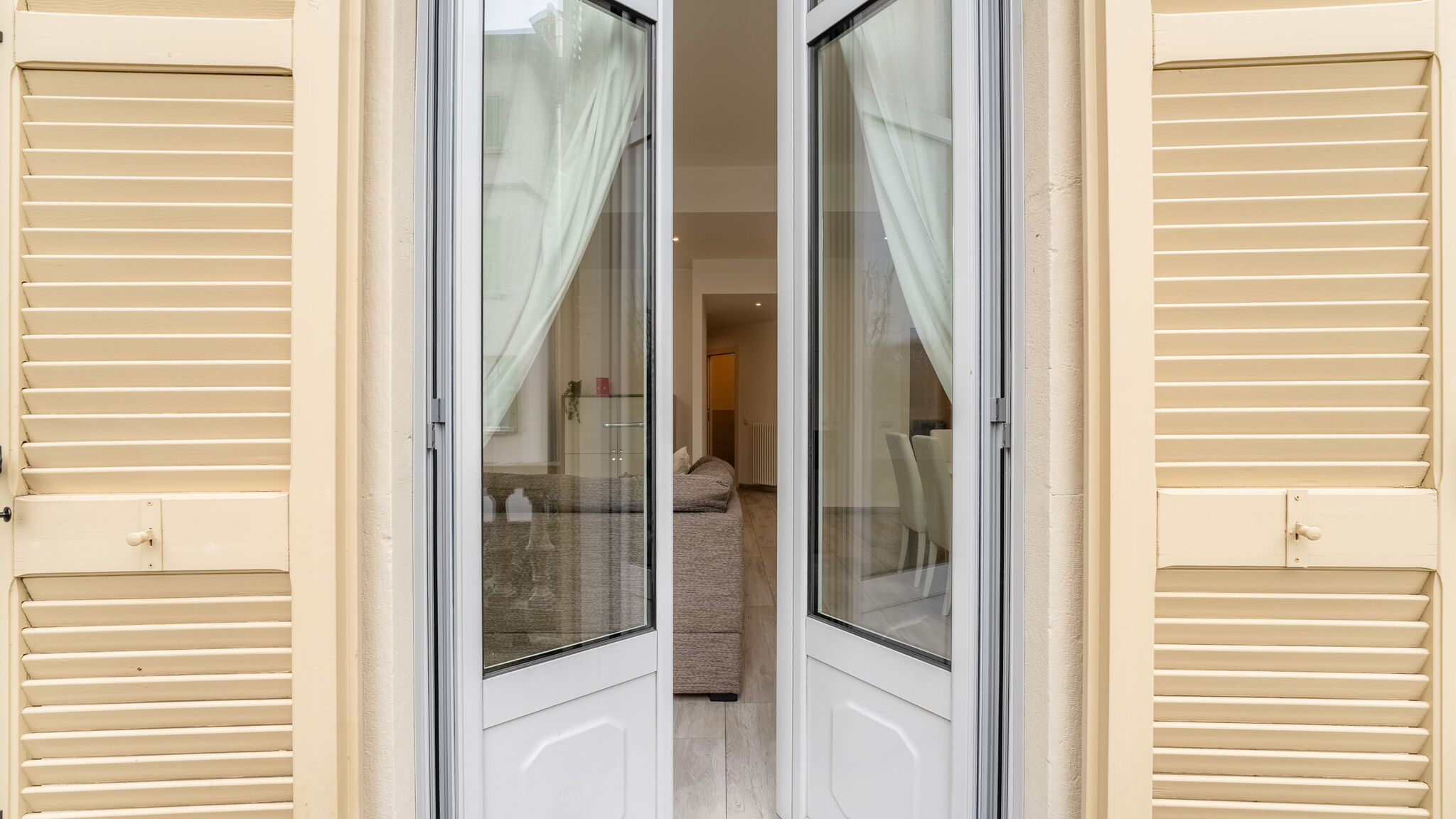 Italianway Como  White Magnolia