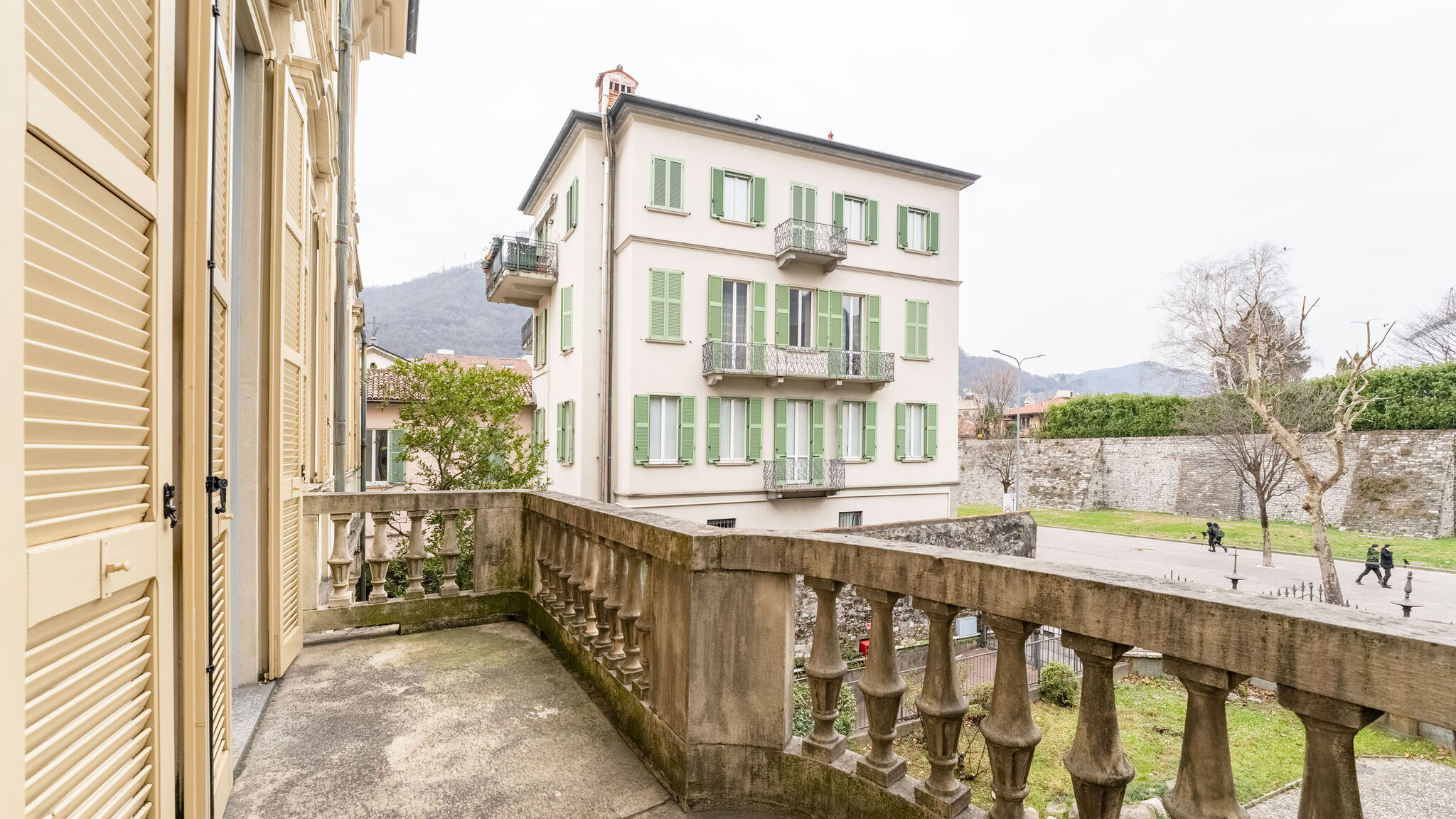 Italianway Como  White Magnolia