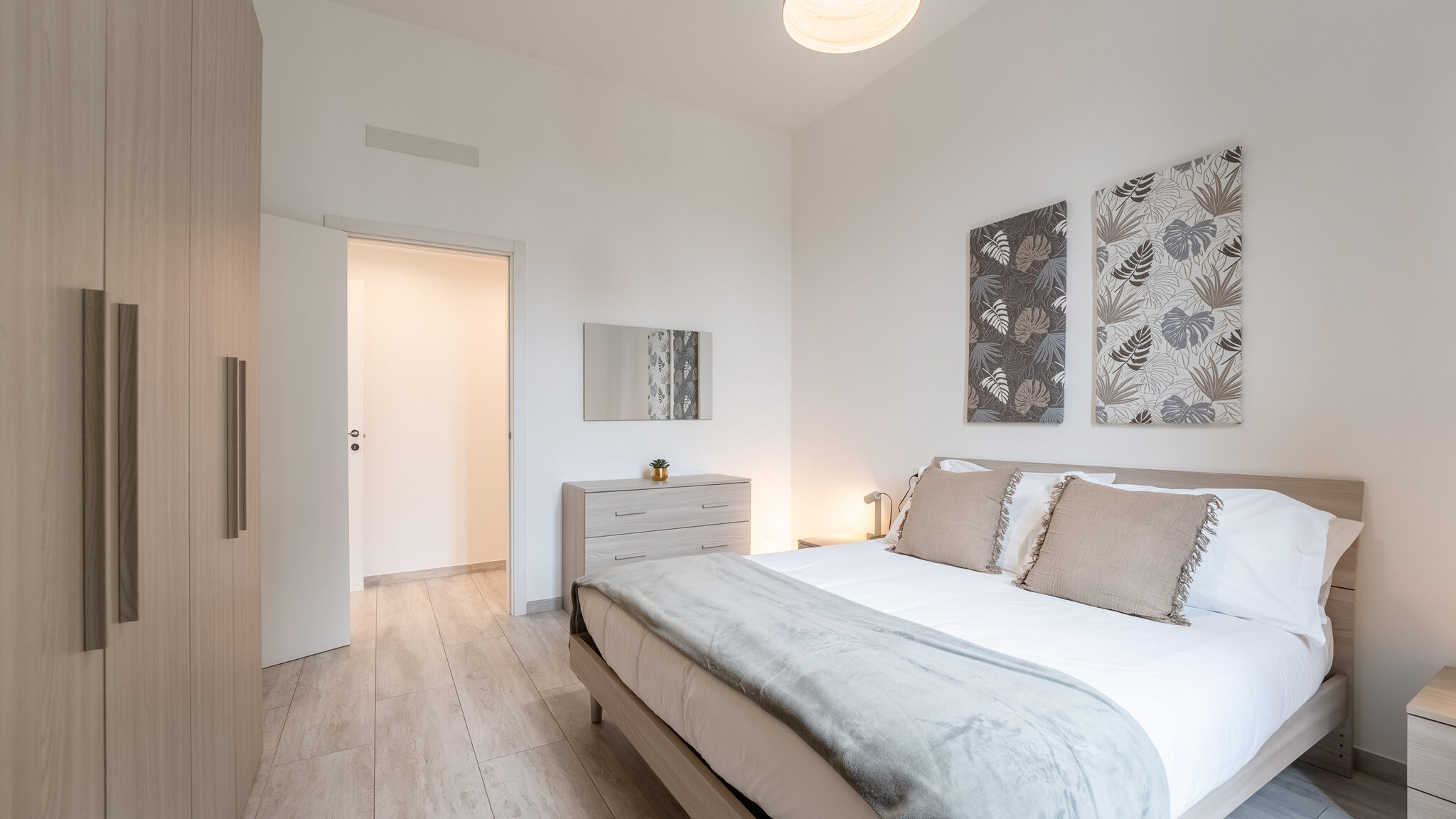 Italianway Como  White Magnolia