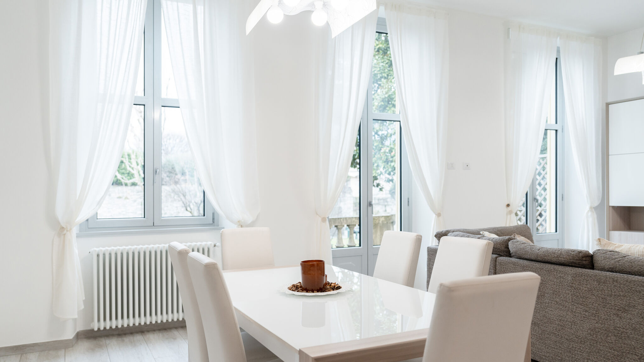 Italianway Como  White Magnolia