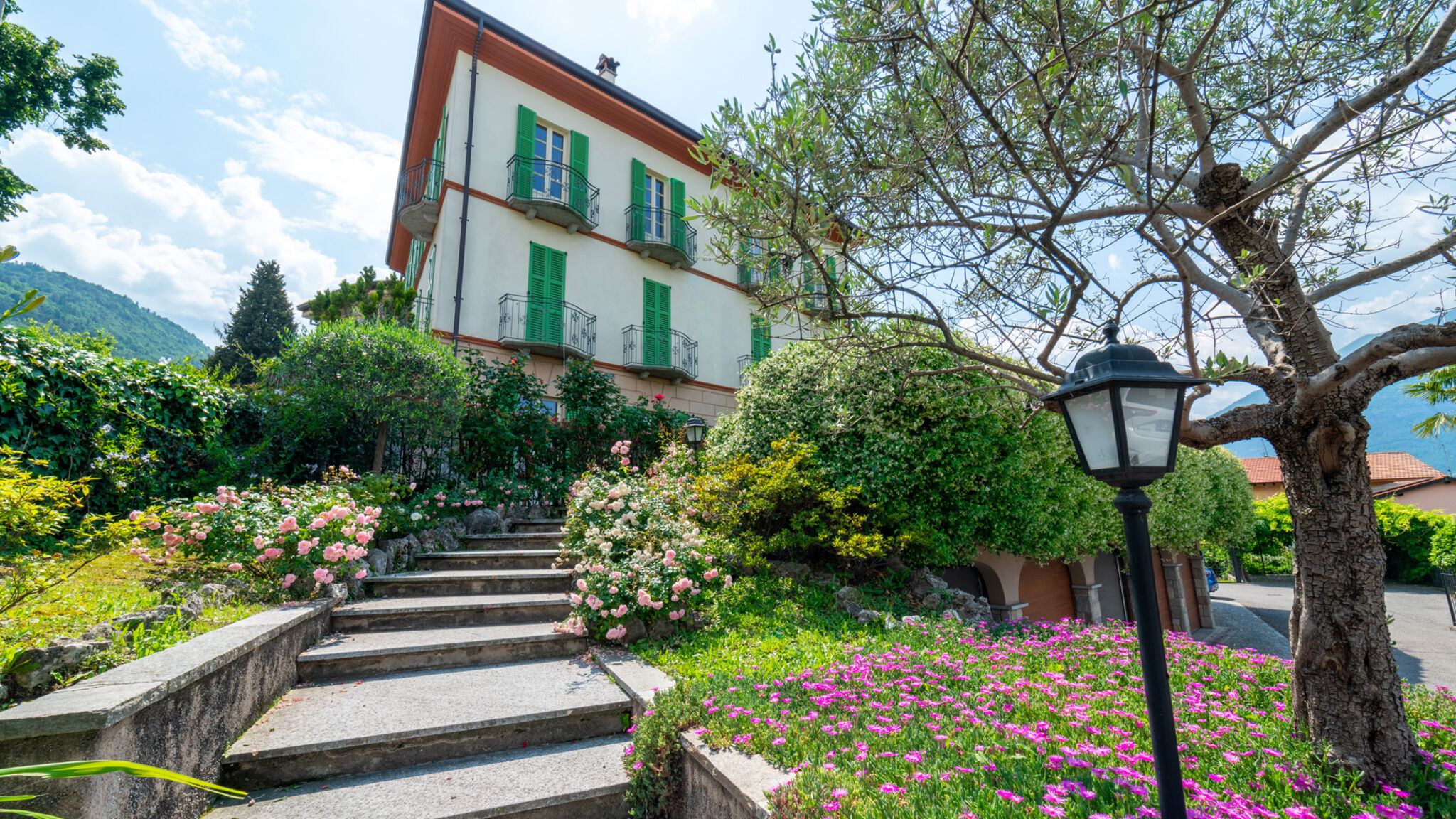 Italianway Bellagio Green Tulip Lake View