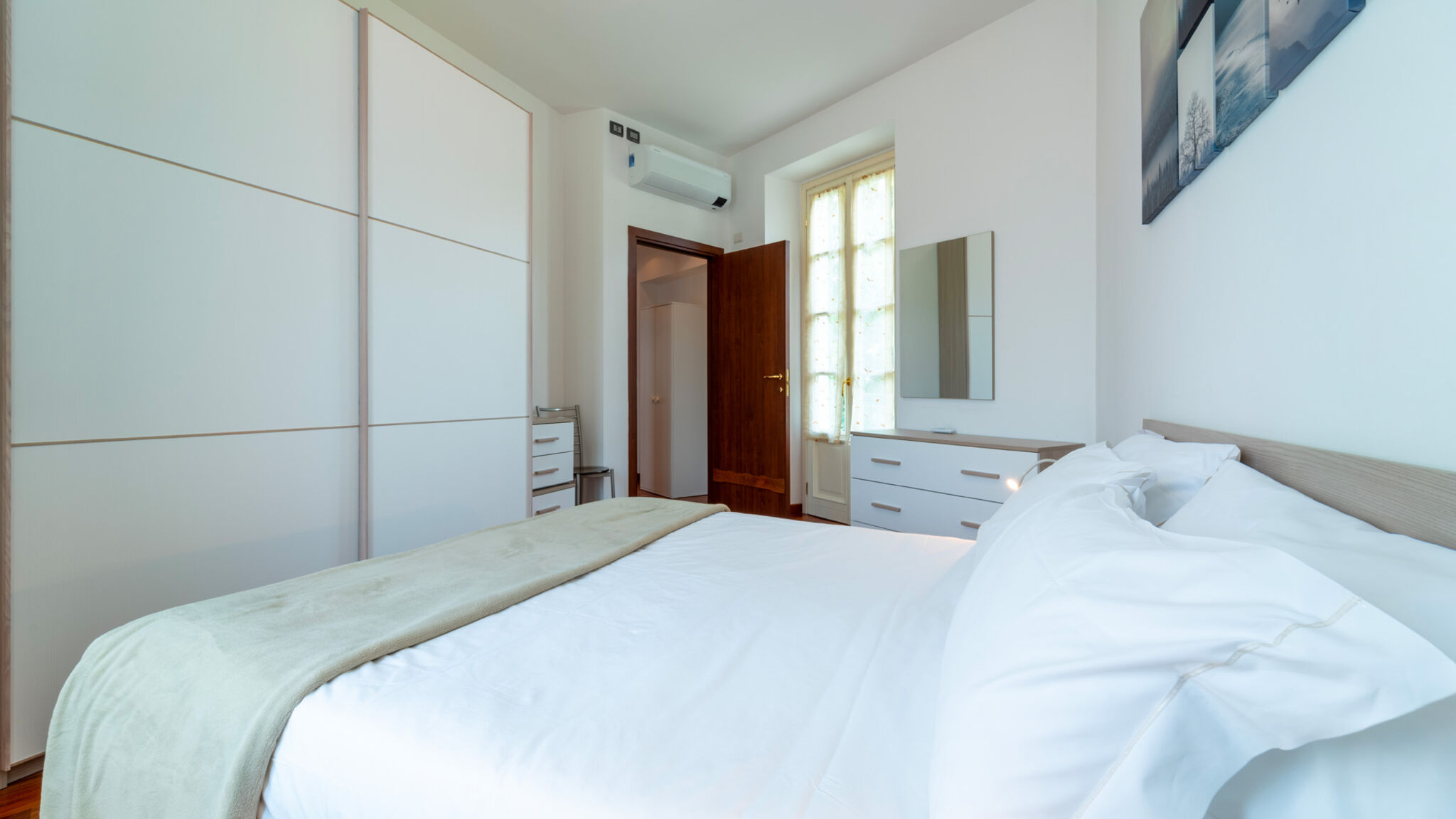 Italianway Bellagio Green Tulip Lake View