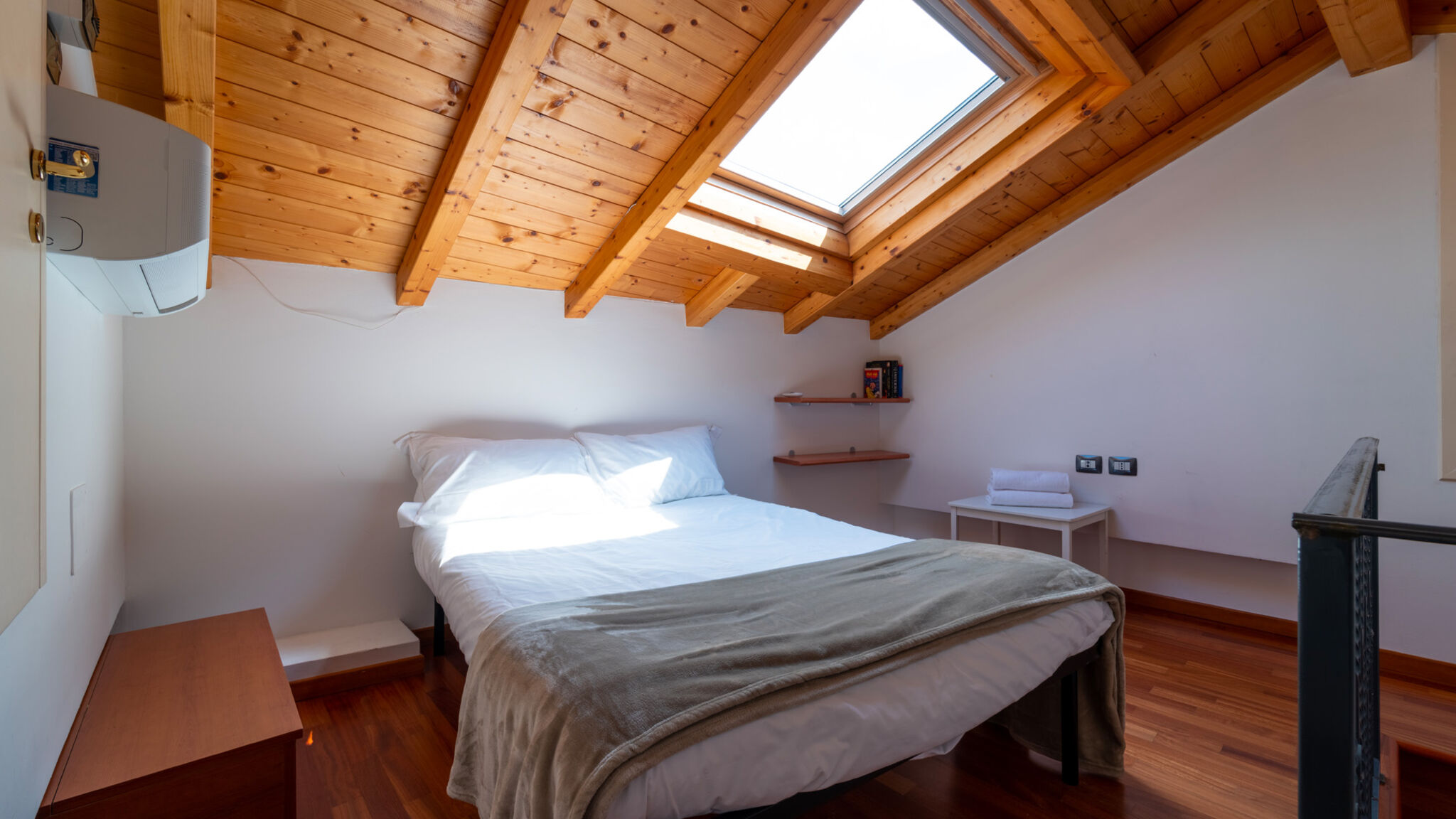 Italianway Bellagio Green Tulip Lake View