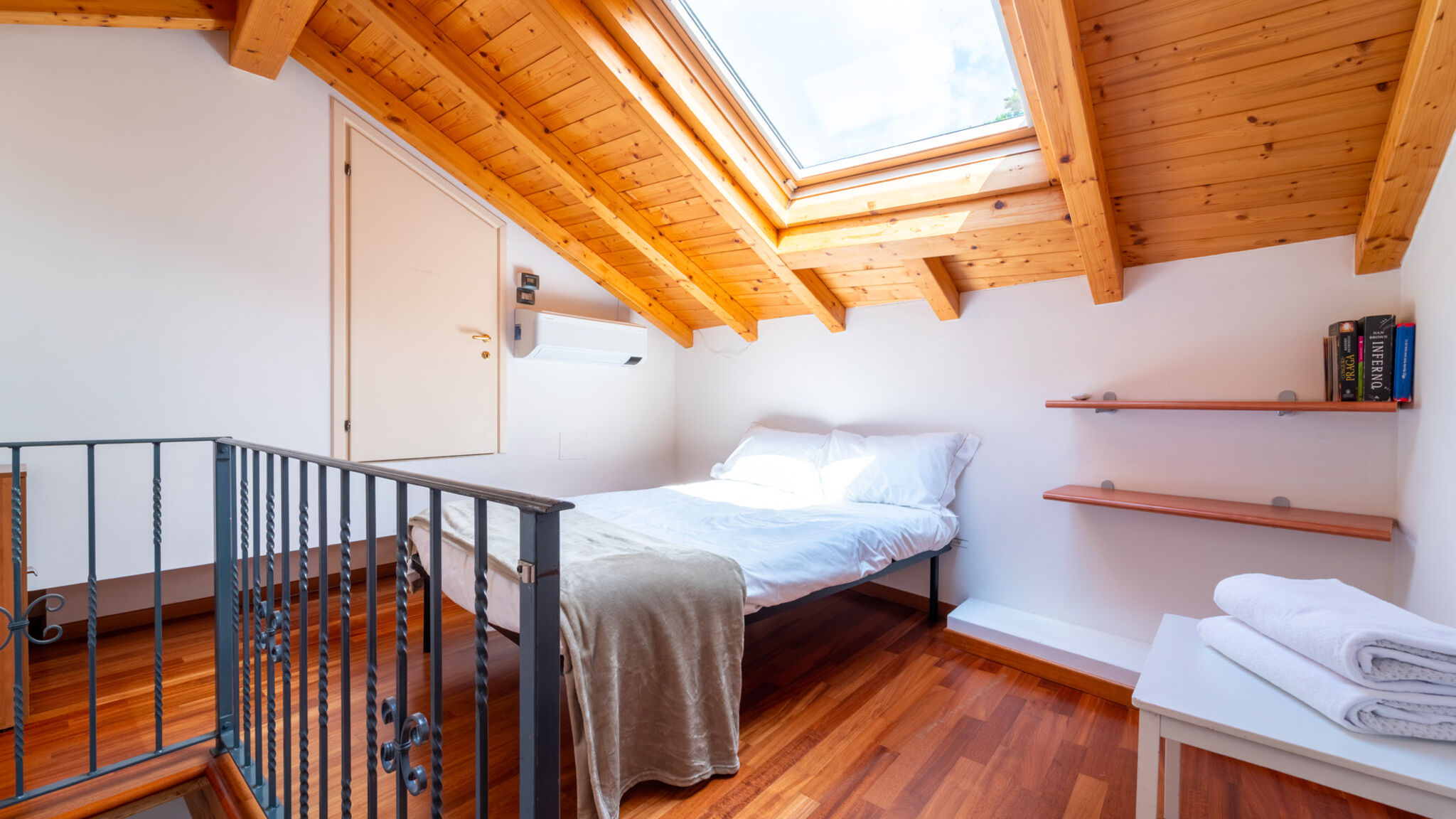 Italianway Bellagio Green Tulip Lake View