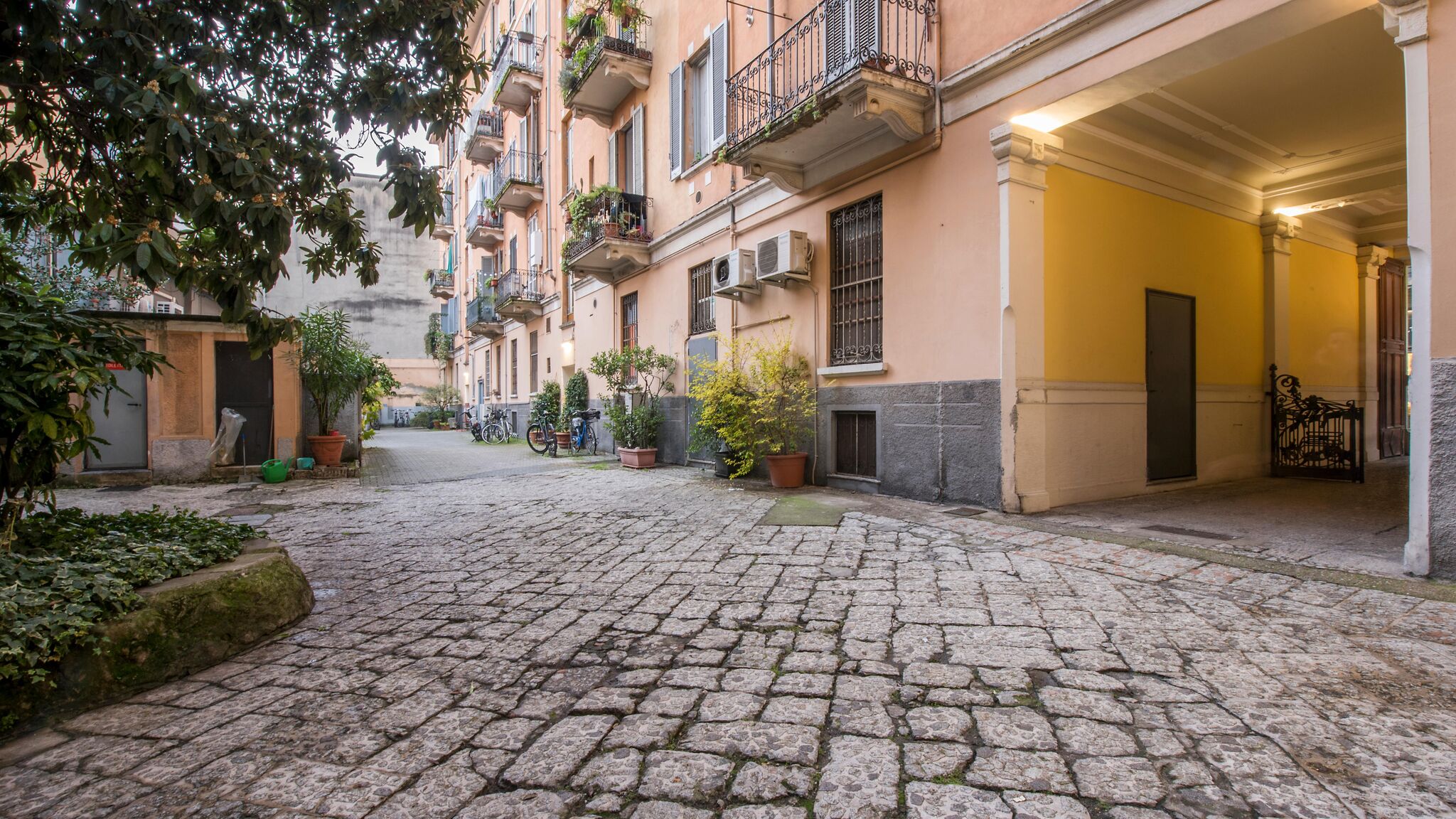 Italianway Milano Via Piero della Francesca 38