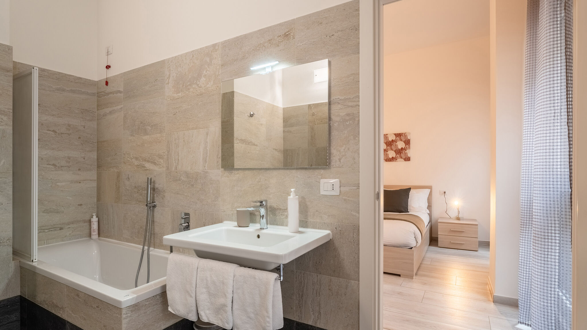 Italianway Como  White Magnolia