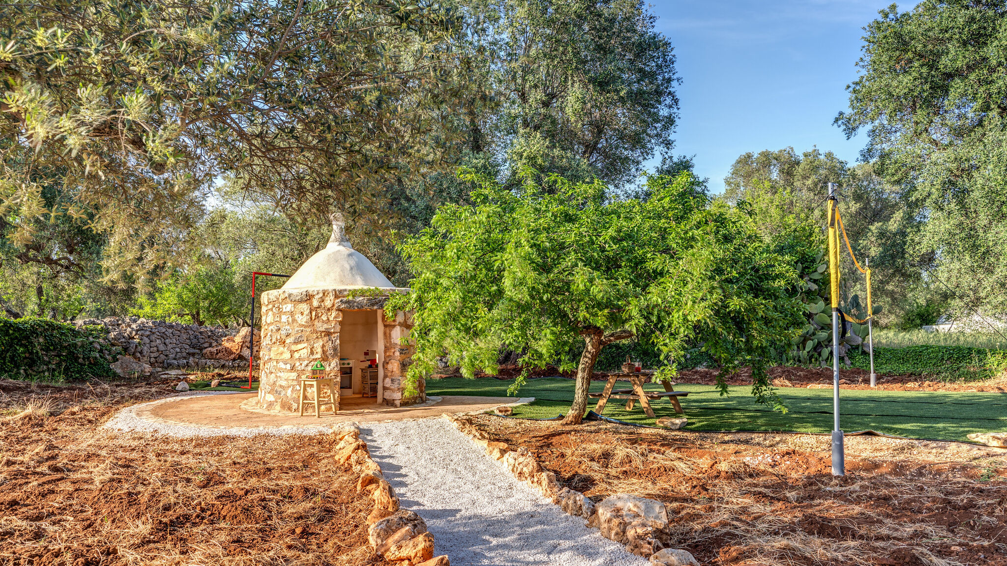 Italianway Ceglie Messapica Trulli, cicale e olive - Le Case di Valentina