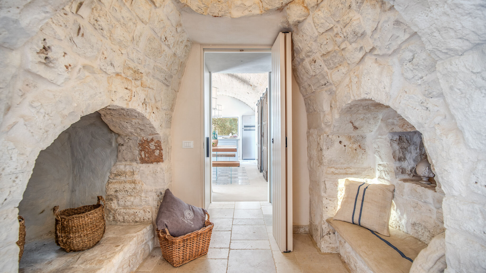 Italianway Ceglie Messapica Trulli, cicale e olive - Le Case di Valentina