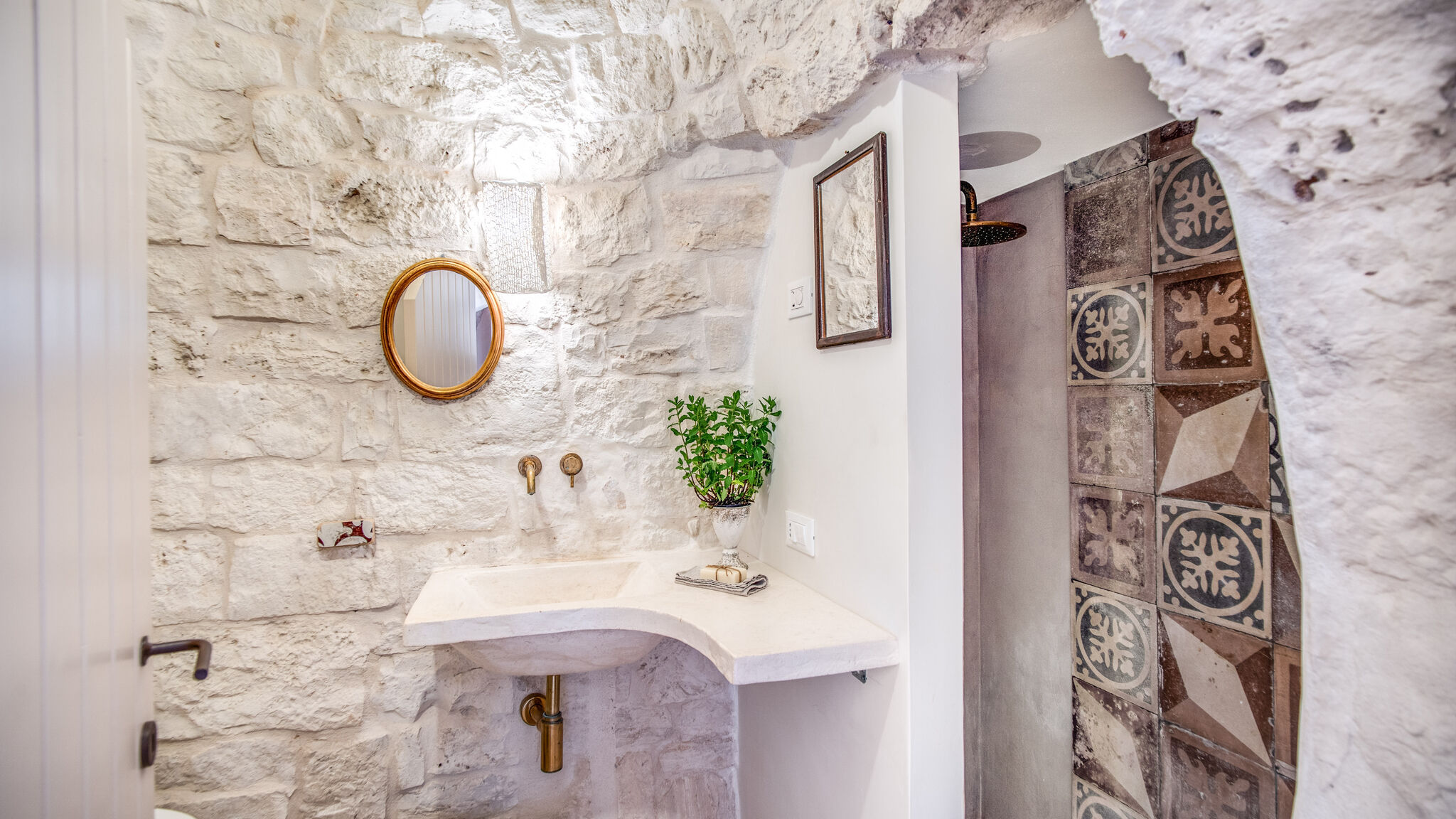 Italianway Ceglie Messapica Trulli, cicale e olive - Le Case di Valentina