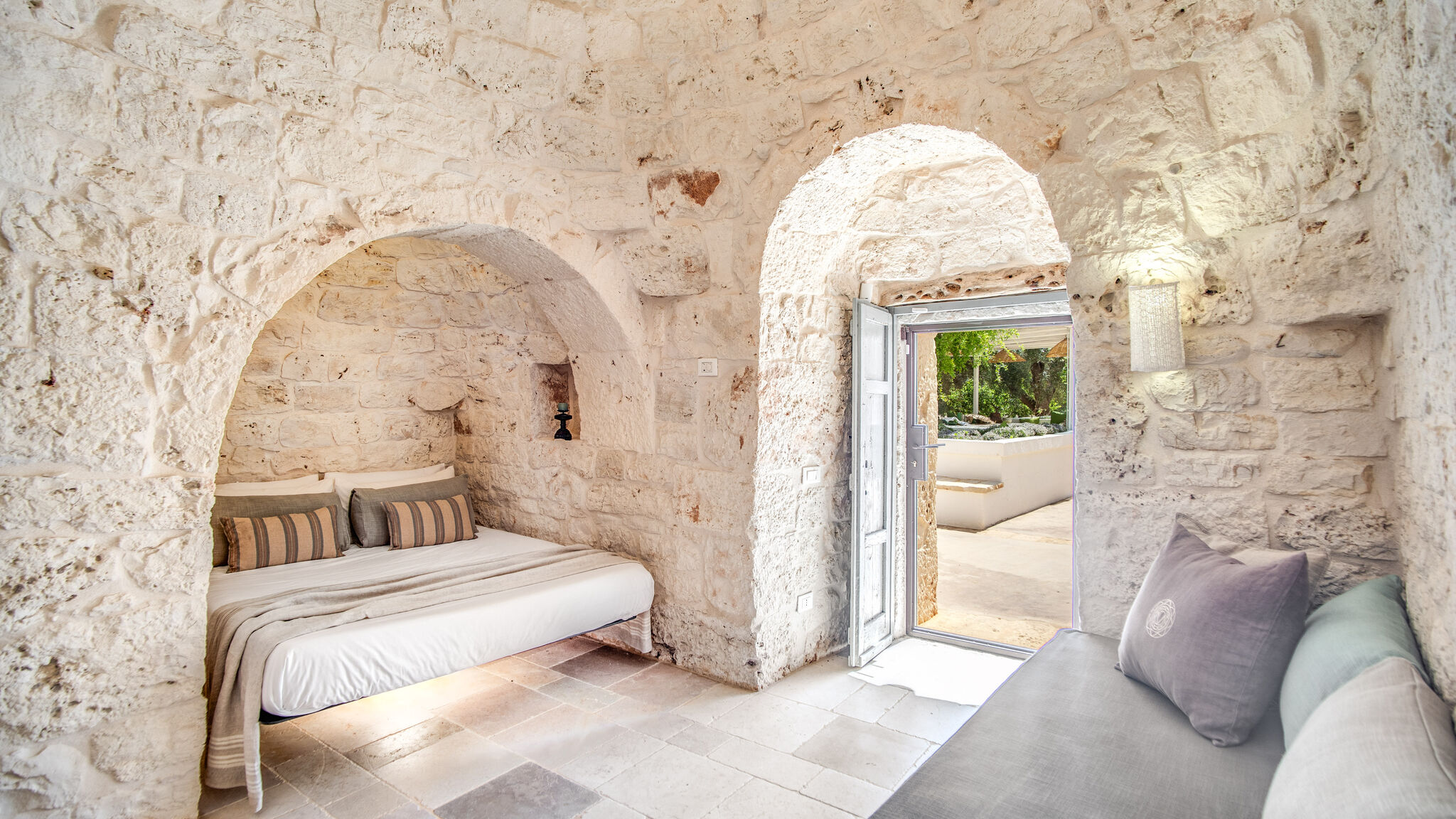 Italianway Ceglie Messapica Trulli, cicale e olive - Le Case di Valentina