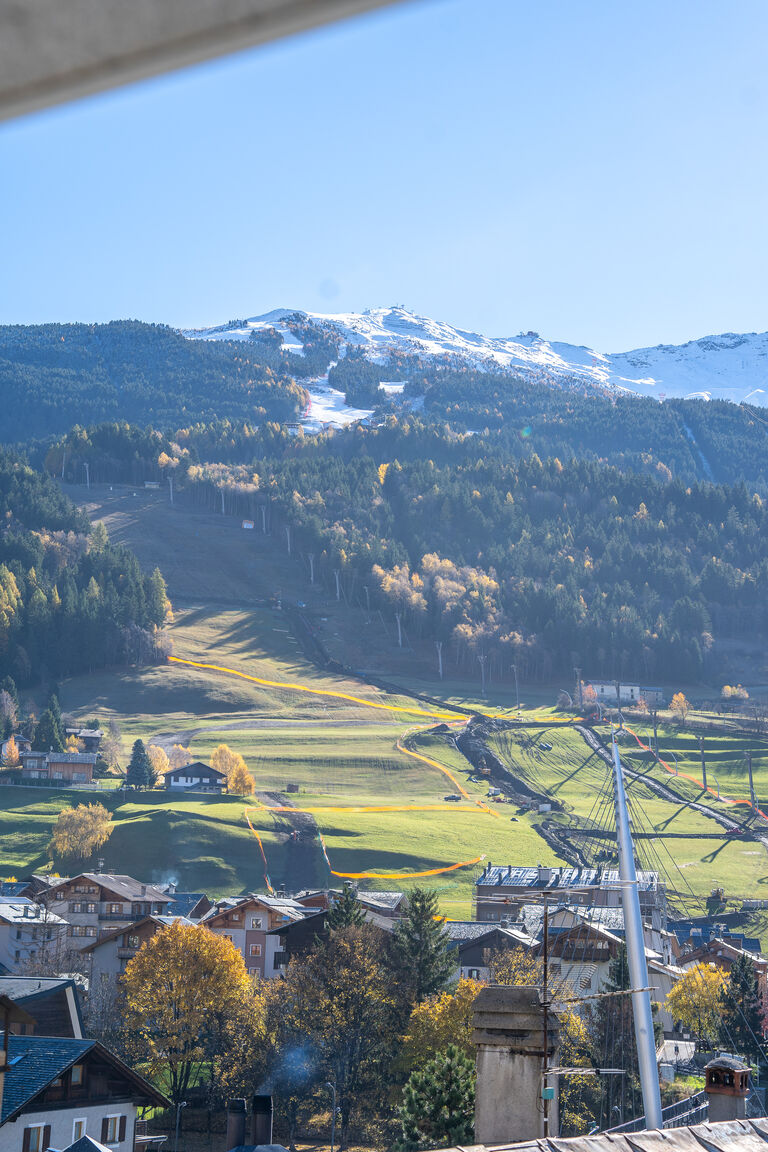 Italianway Bormio White Peak 77 – Panoramic Ski Slope Views