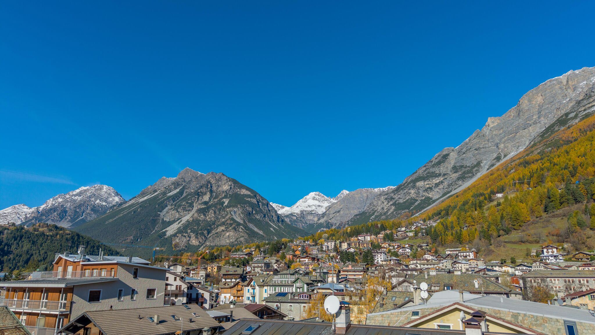 Italianway Bormio White Peak 77 – Panoramic Ski Slope Views