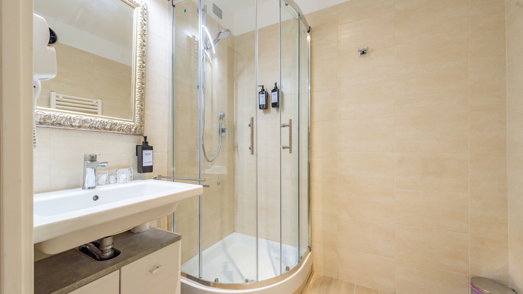 Italianway Roma Catone Vatican Suites by Ghor