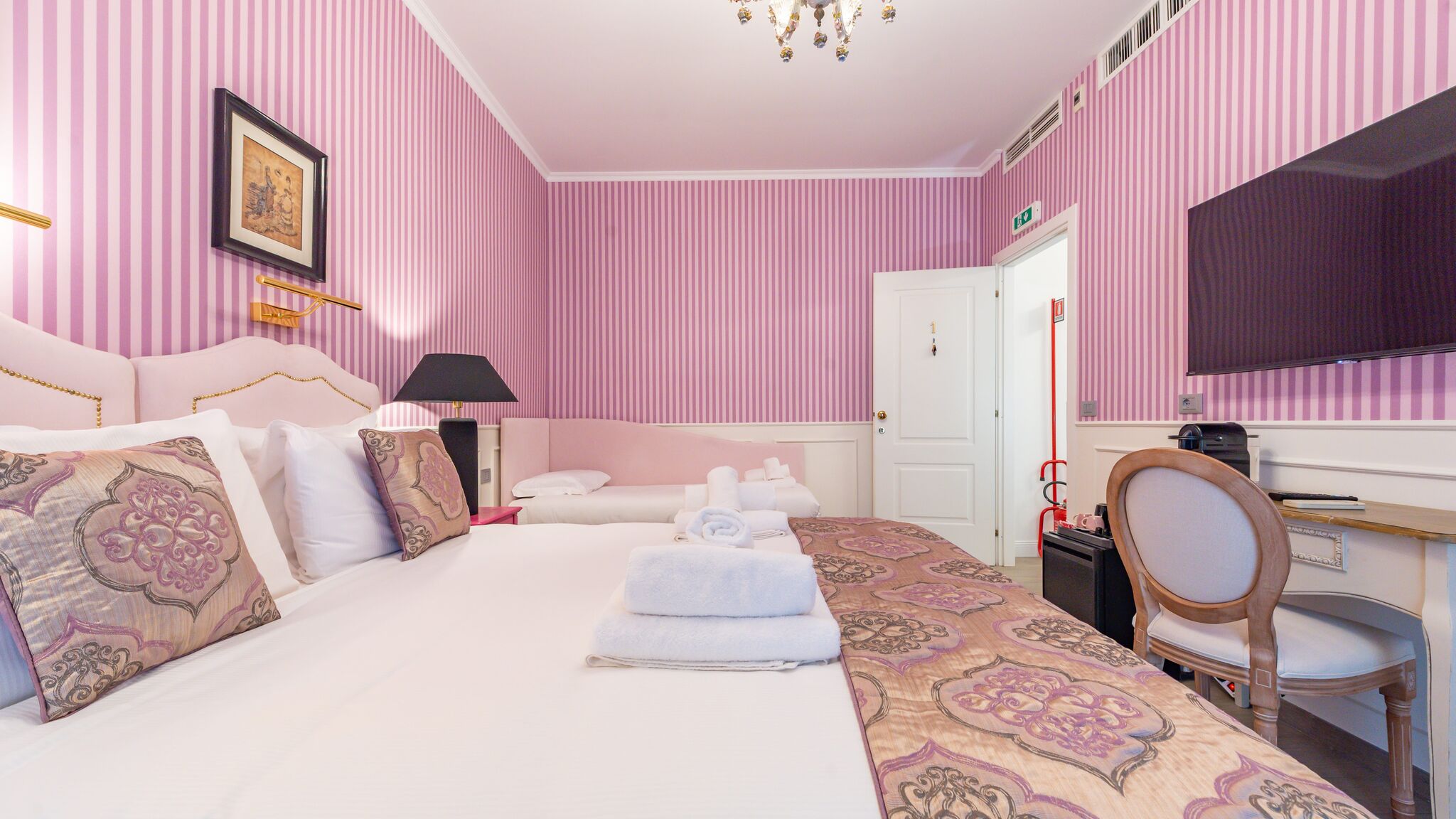 Italianway Roma Catone Vatican Suites - Camera 1 tripla by Ghor