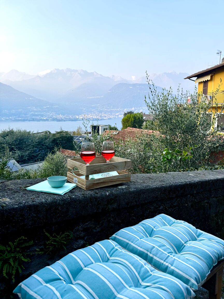 Italianway Colico Casa Zita Vista sul Lago di Como, A/C charme