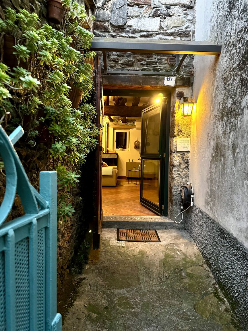 Italianway Colico Casa Zita Vista sul Lago di Como, A/C charme