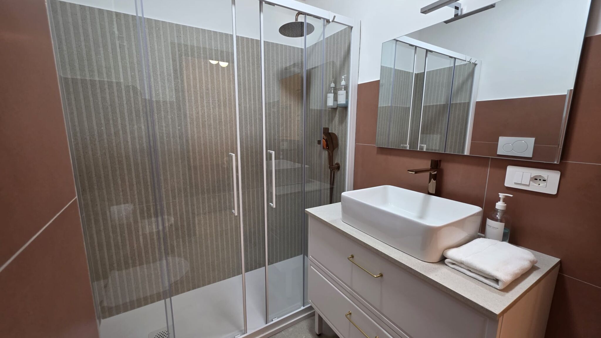 Italianway Civitavecchia Cruise Stop Guest House - Room 1