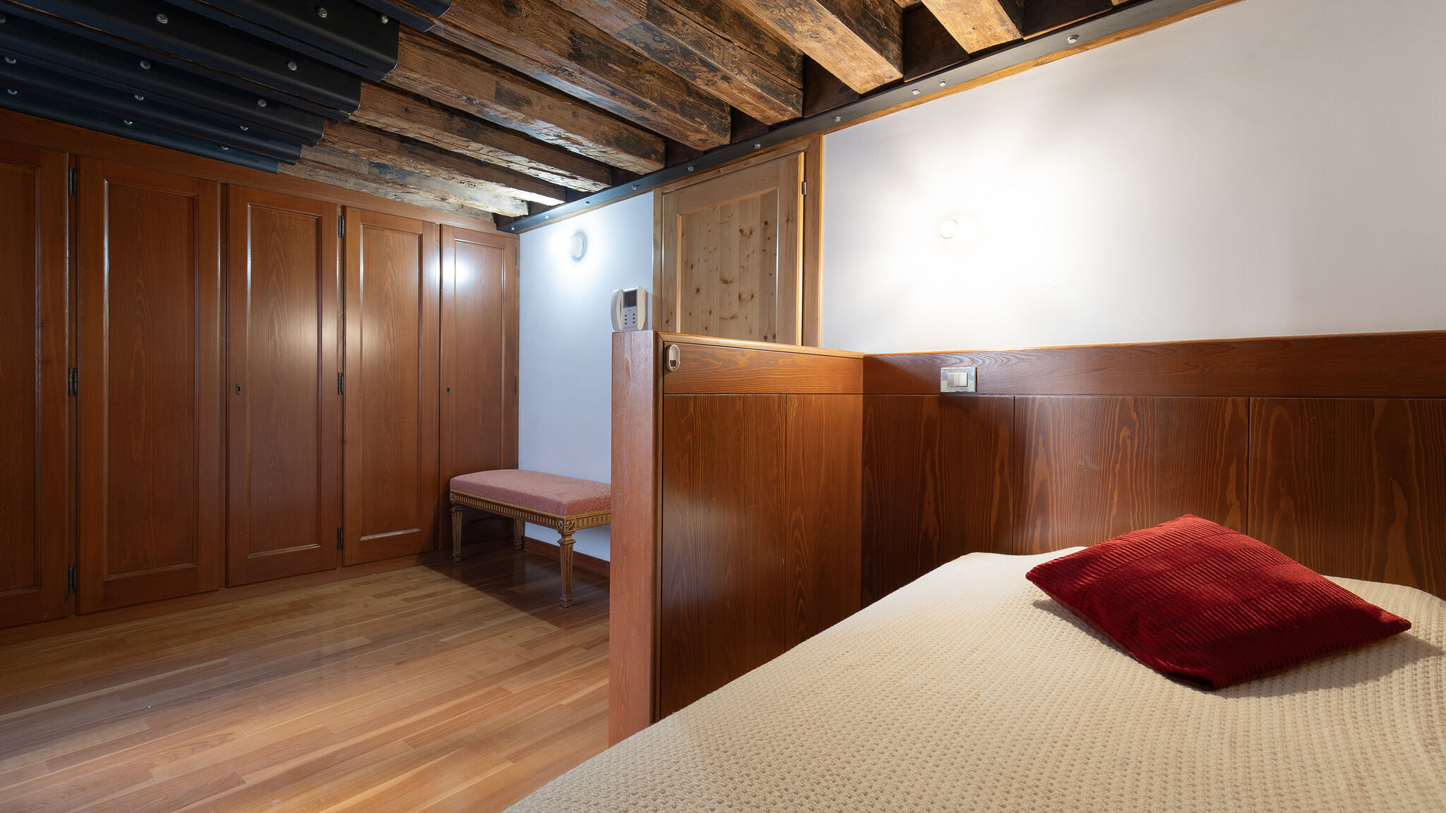 Italianway Venezia Fortuny 3967 Luxury suites & wine