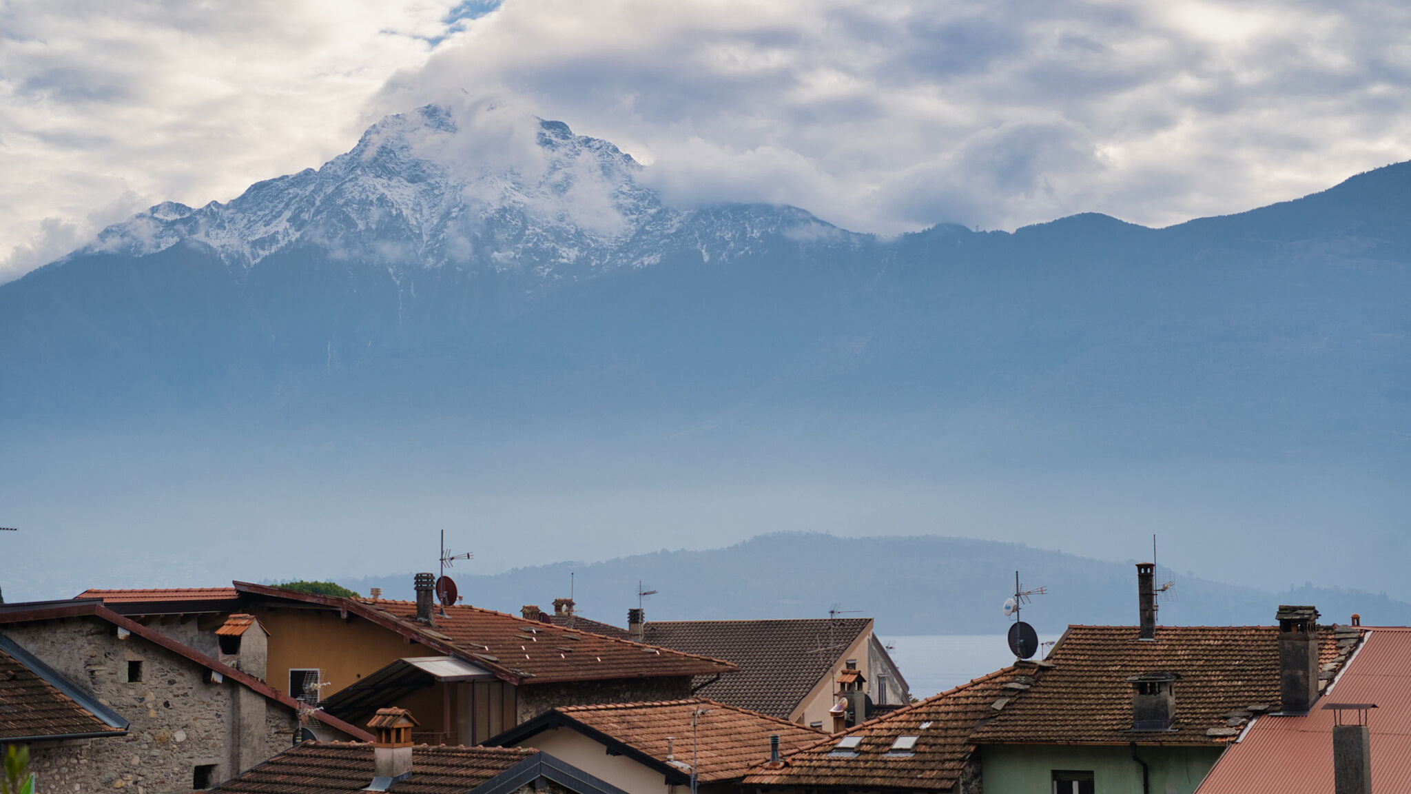 Italianway Domaso Family typical house in historic center 