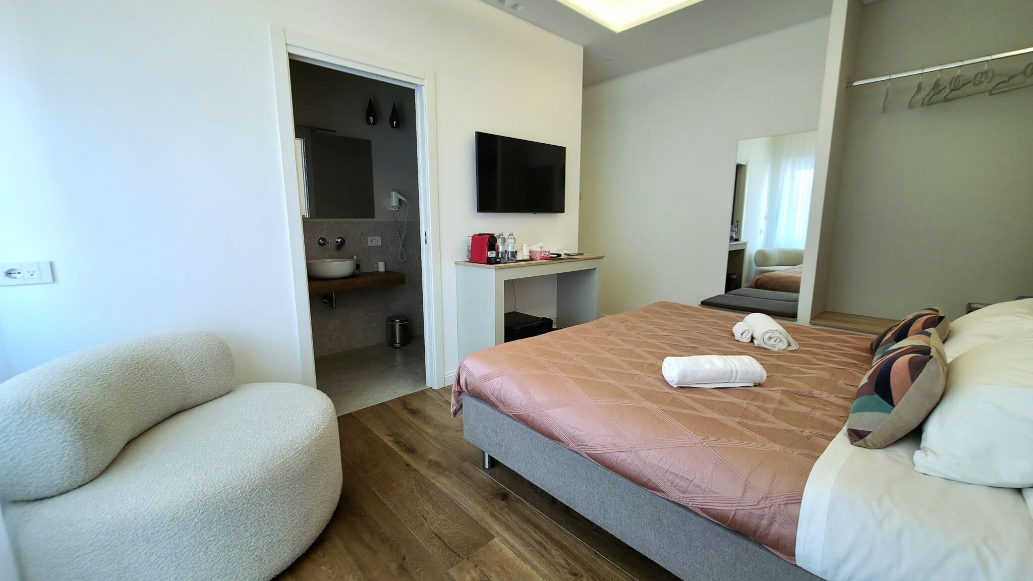 Italianway Civitavecchia Riviera Suites Stanza 1