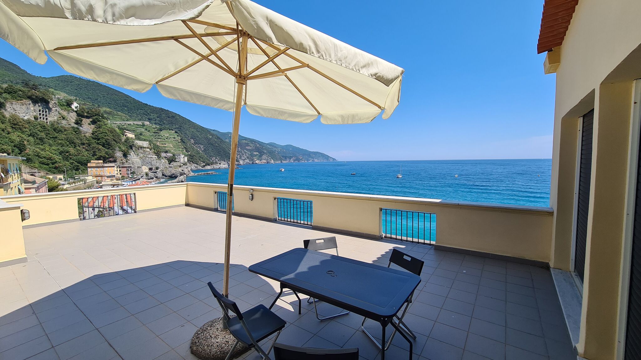 Italianway Monterosso al Mare Villa Ferrer Best view of the sea and the 5terre