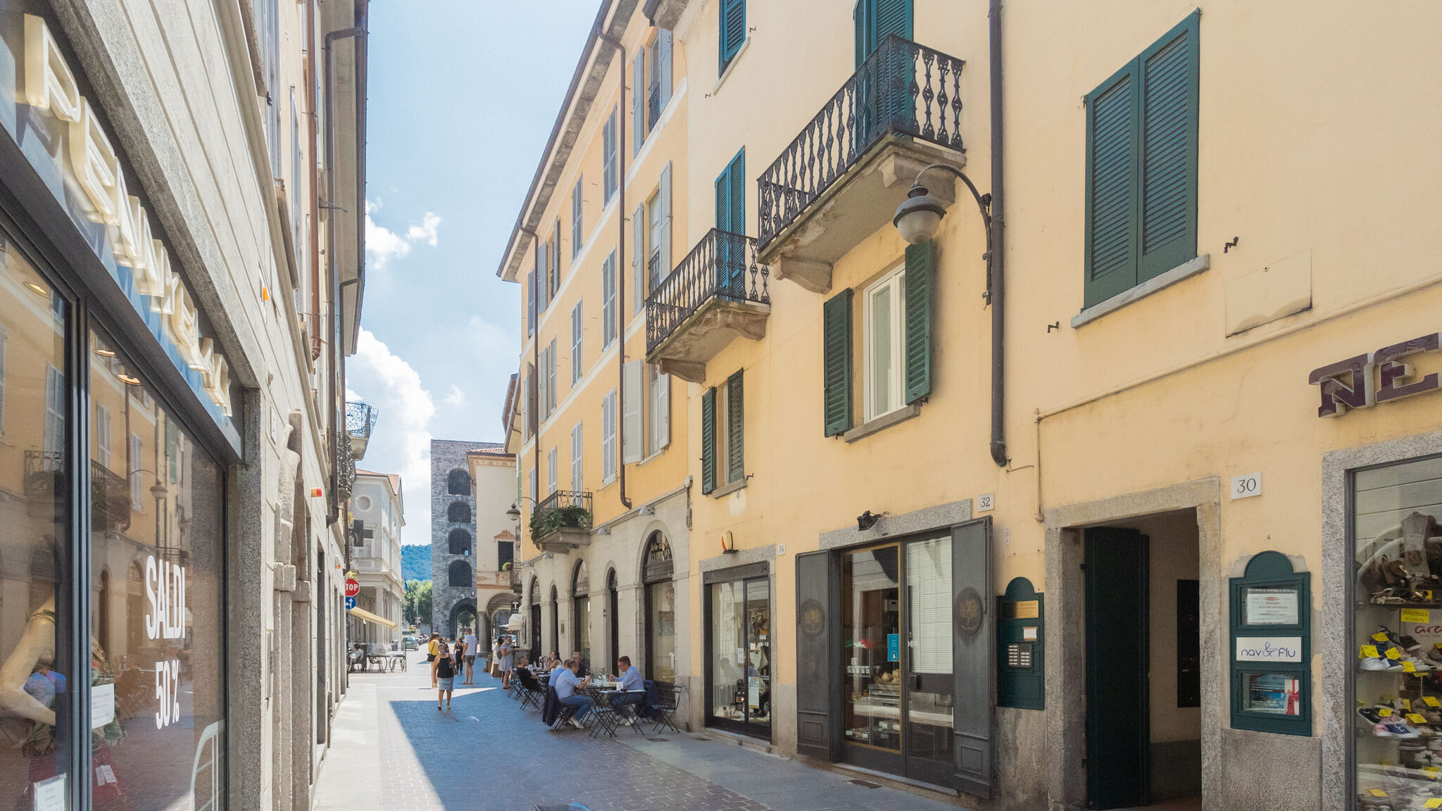 Italianway Como Da Pia in Historycal Como City Centre